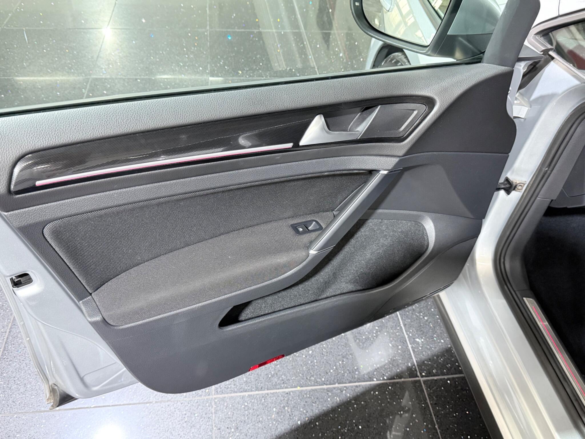 Volkswagen Golf view 58