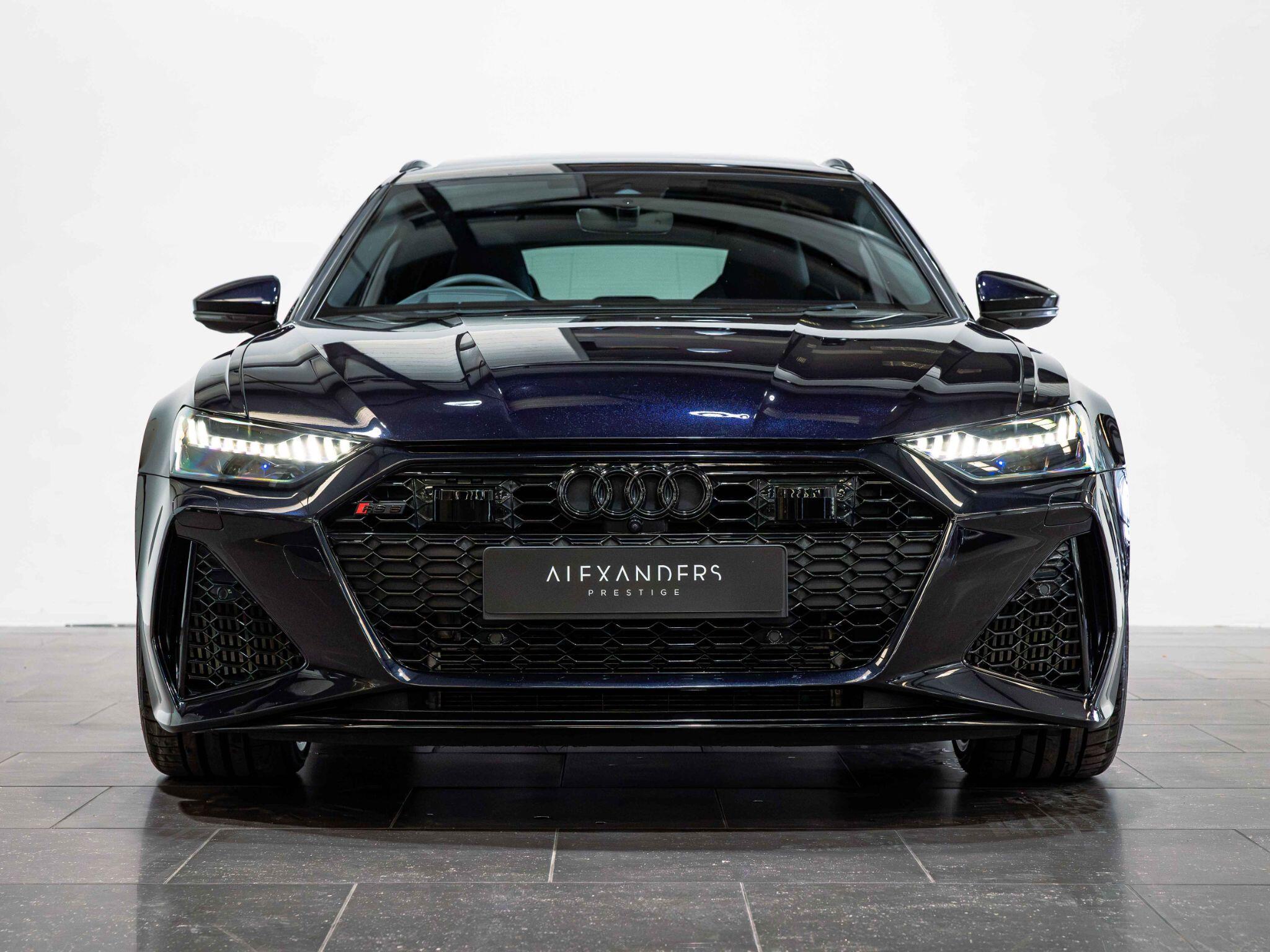 Audi RS6 Avant view 10