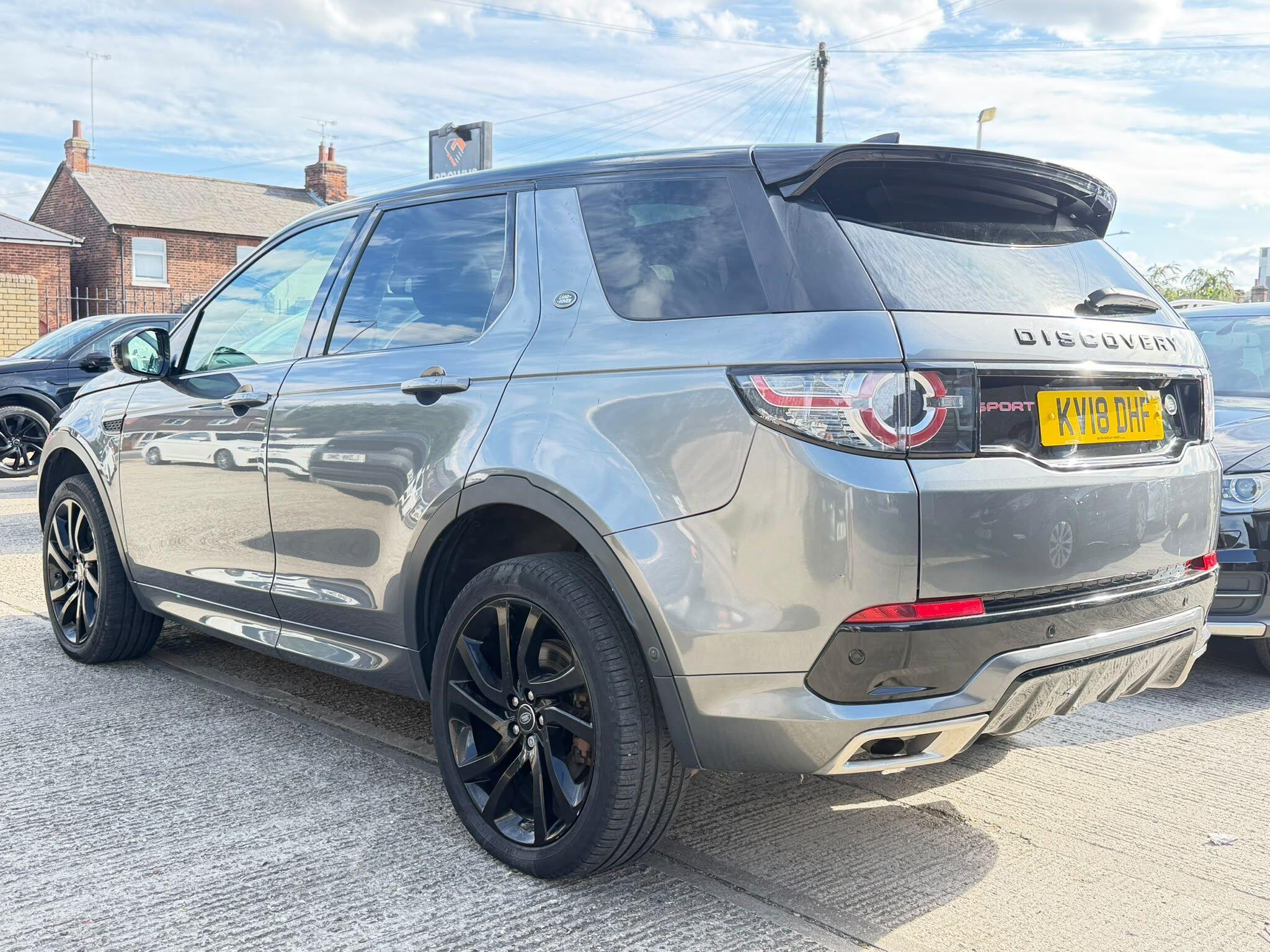 Land Rover Discovery Sport view 4