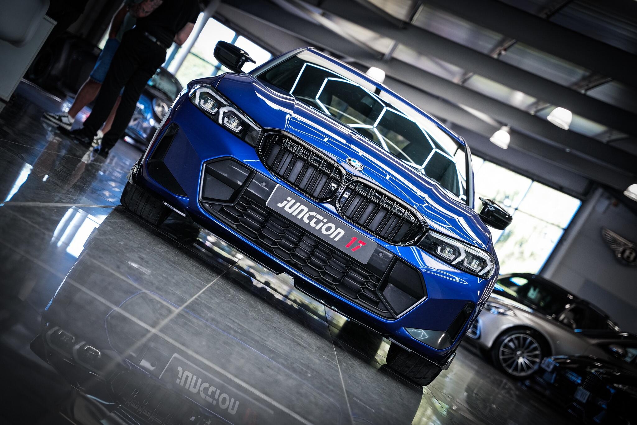 BMW 3 Series view 4