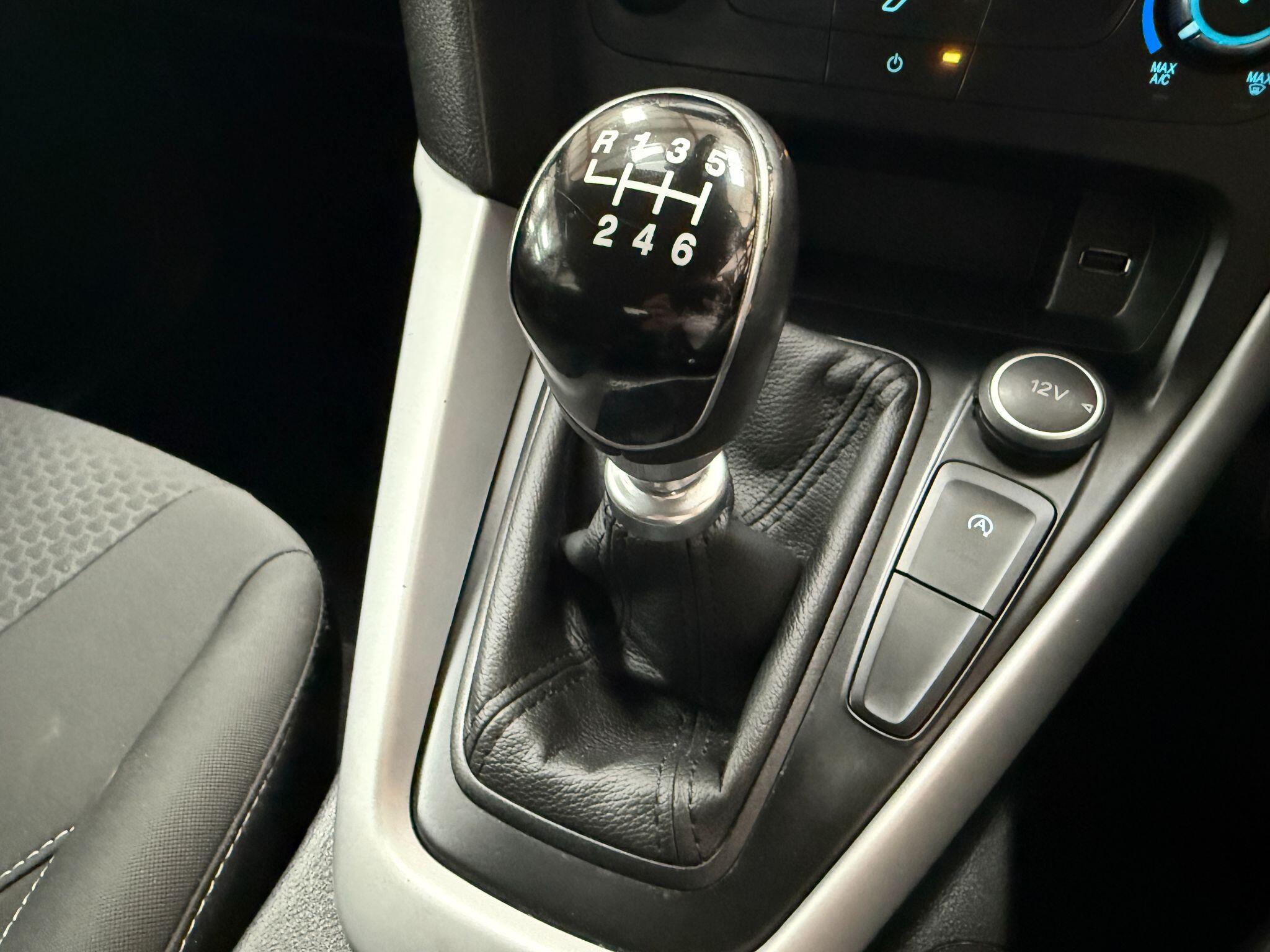 Ford Focus view 6