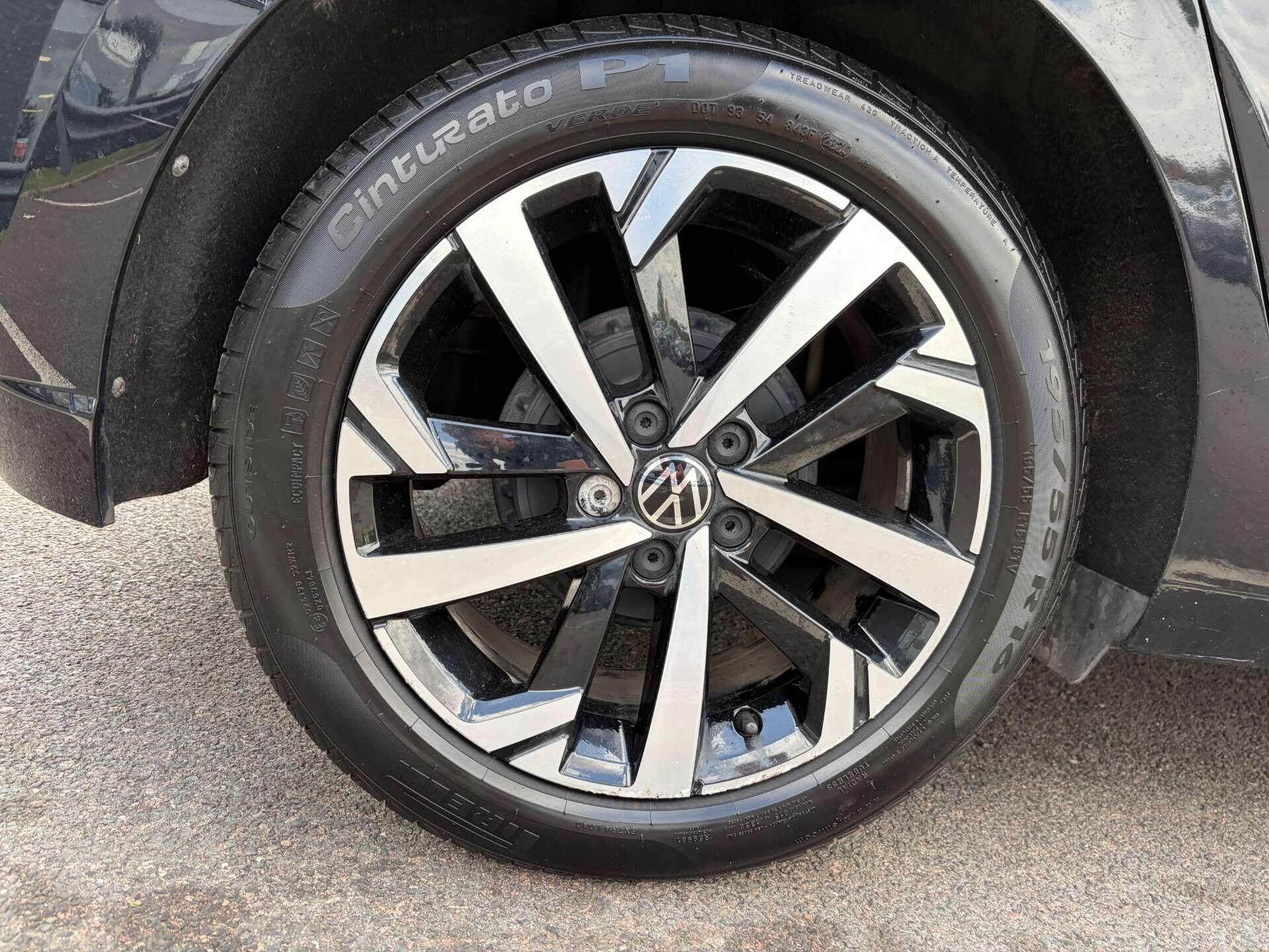 Volkswagen Polo view 11