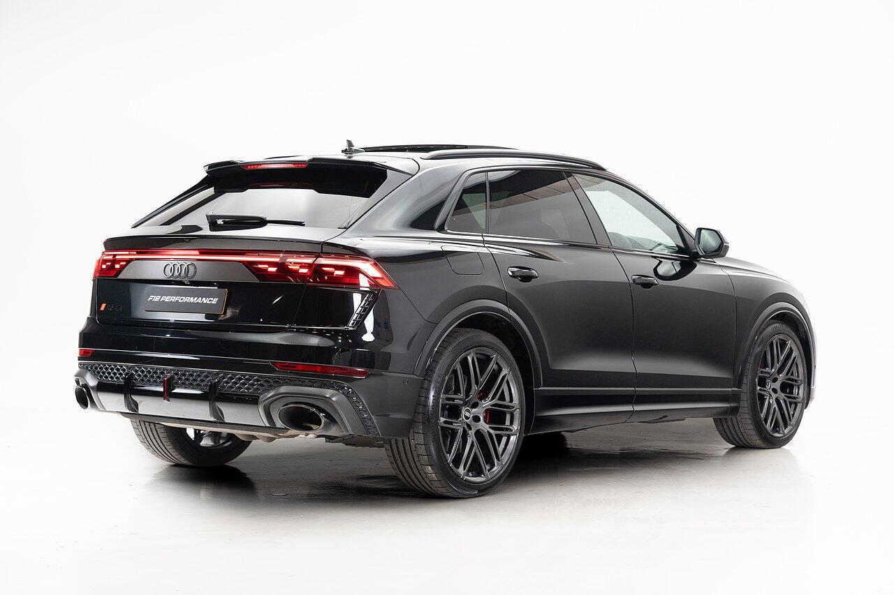 Audi RS Q8 view 7