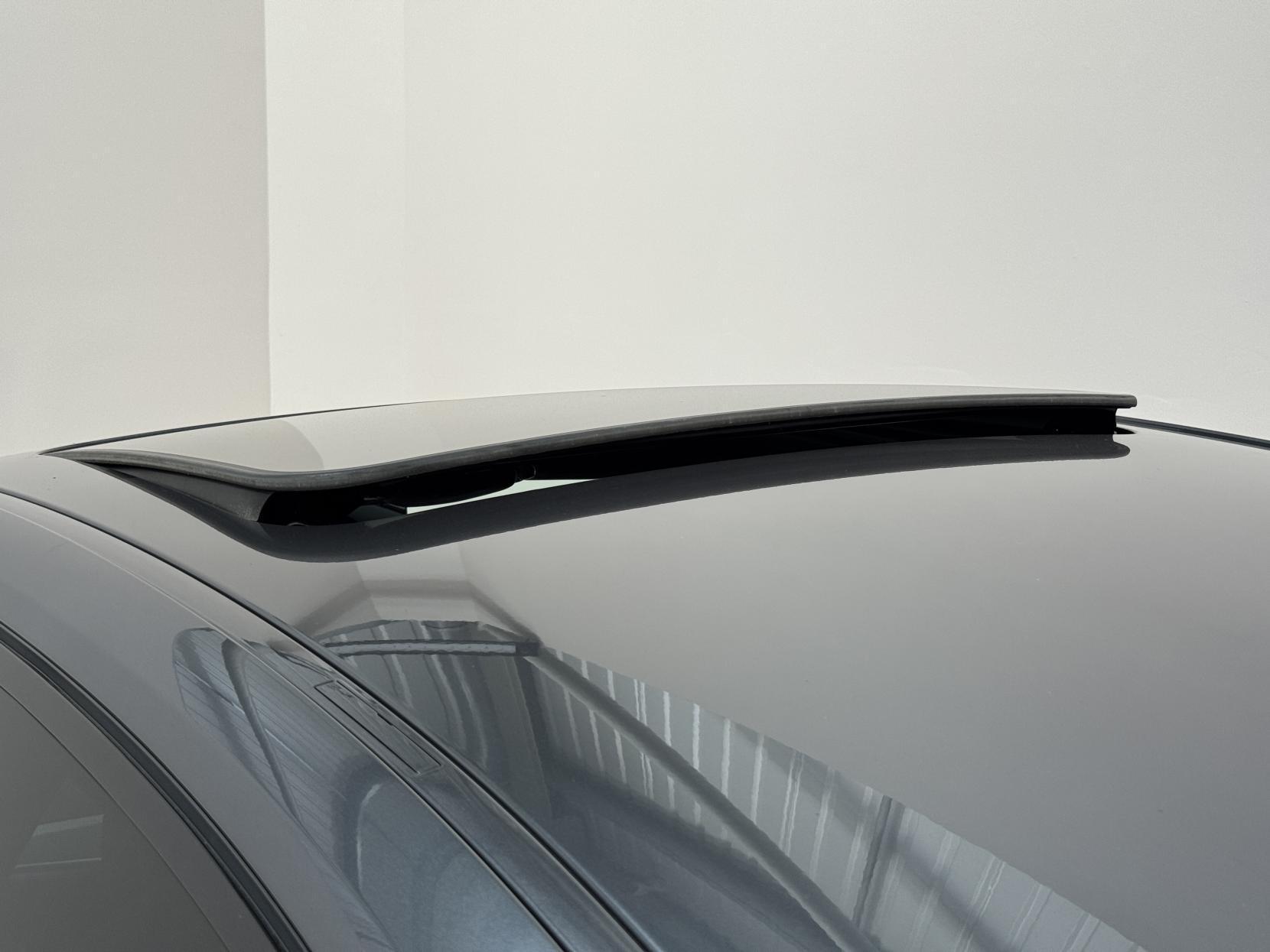 BMW 3 Series view 11