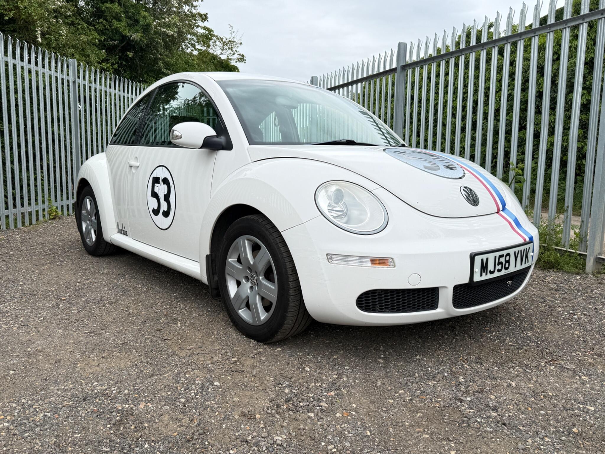 2009 Volkswagen Beetle image 2