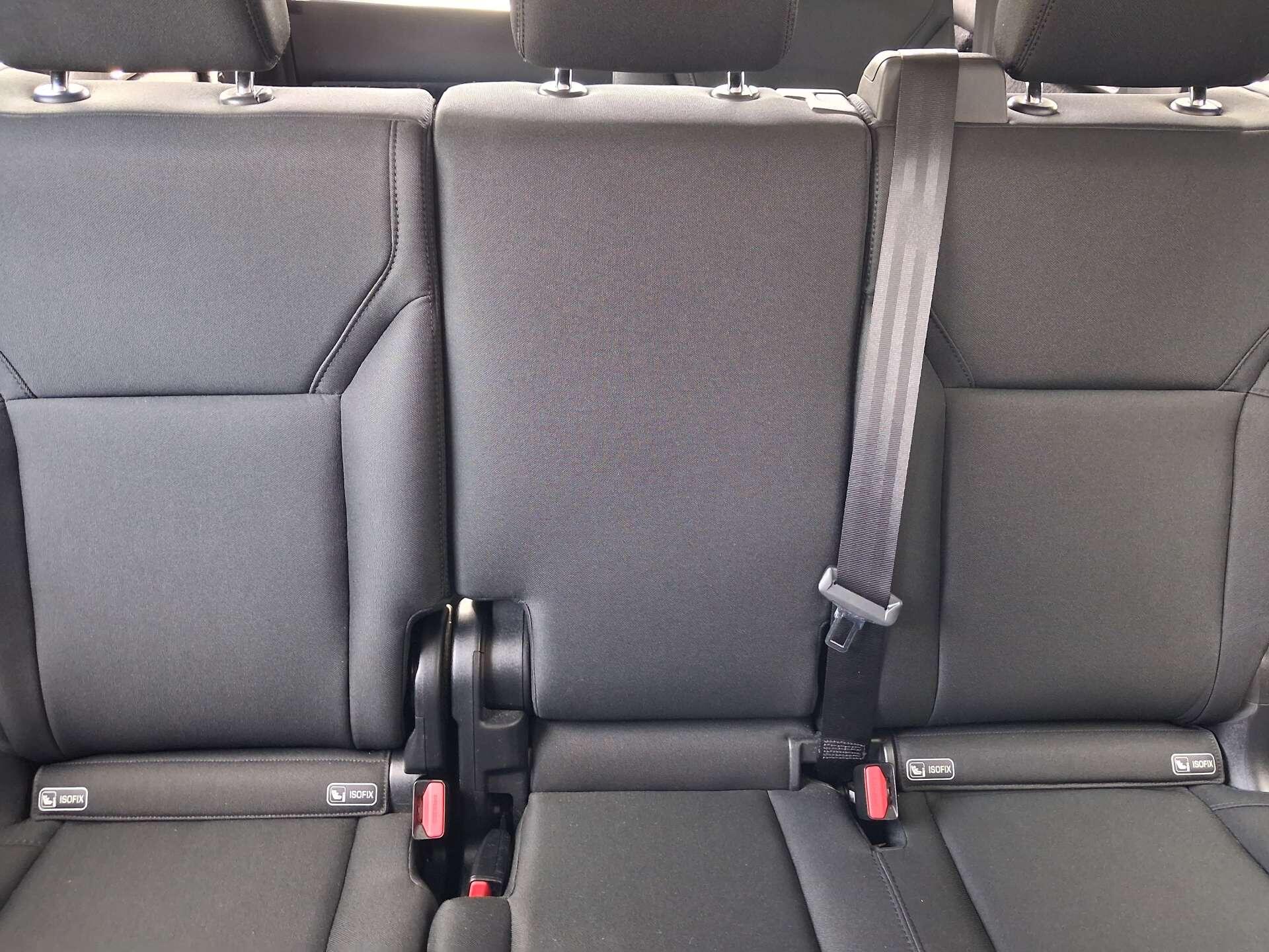 Land Rover Discovery view 16