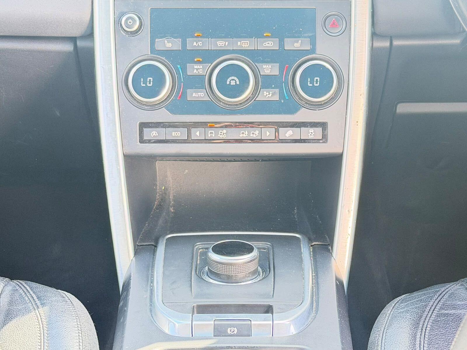Land Rover Discovery Sport view 31