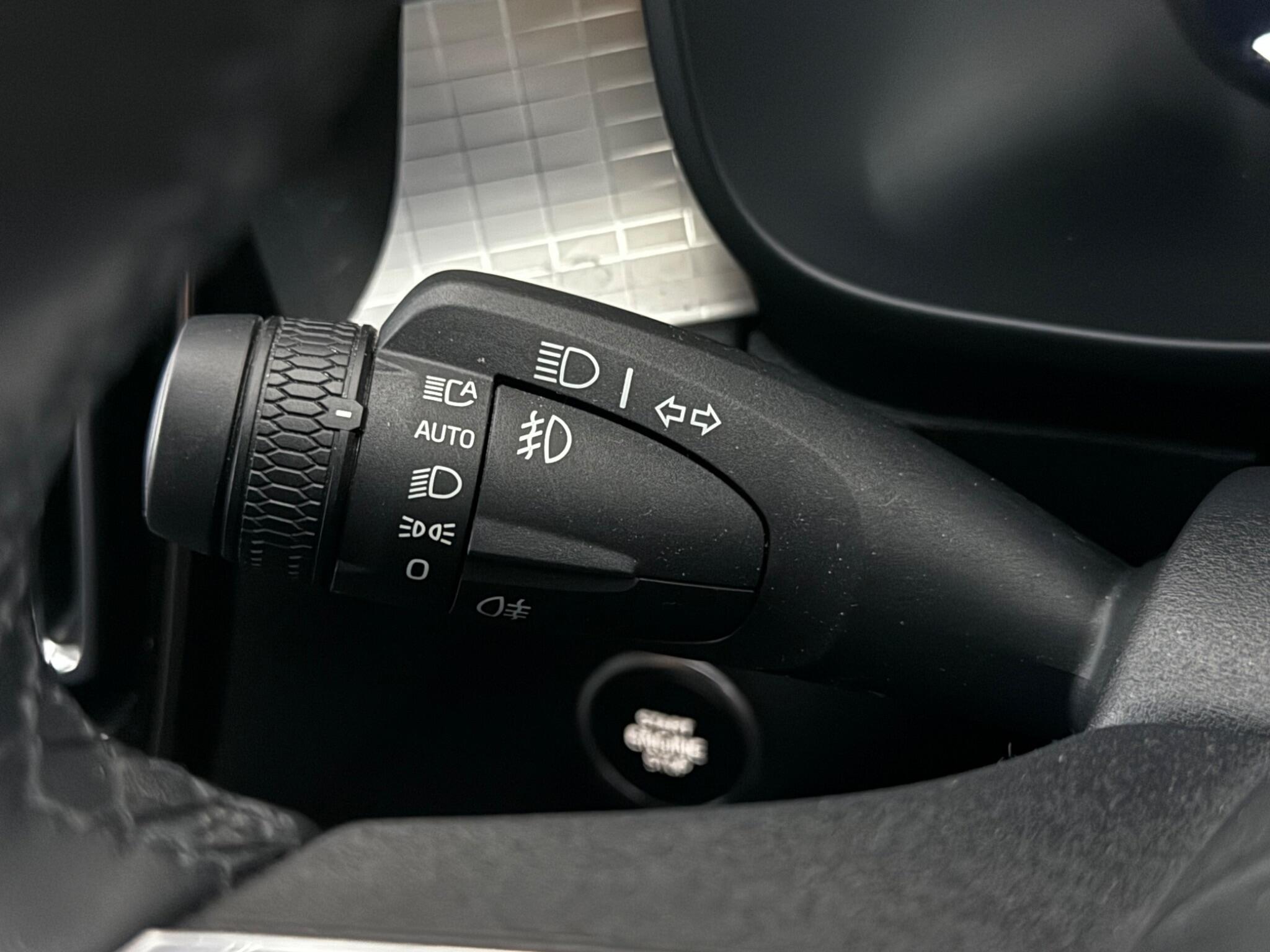Volvo XC40 view 18