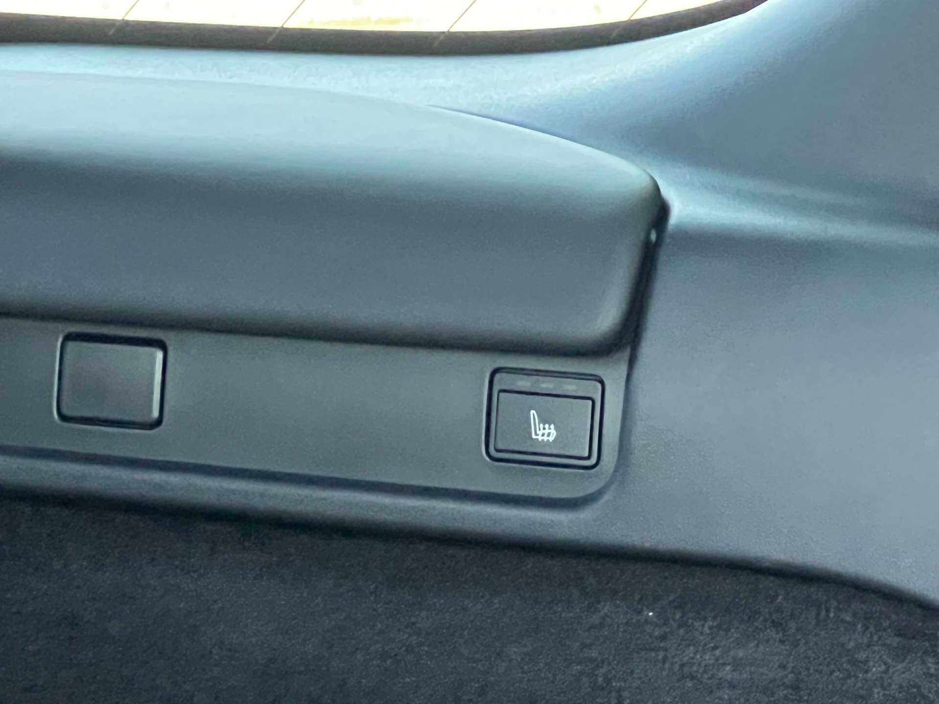 Land Rover Discovery view 17