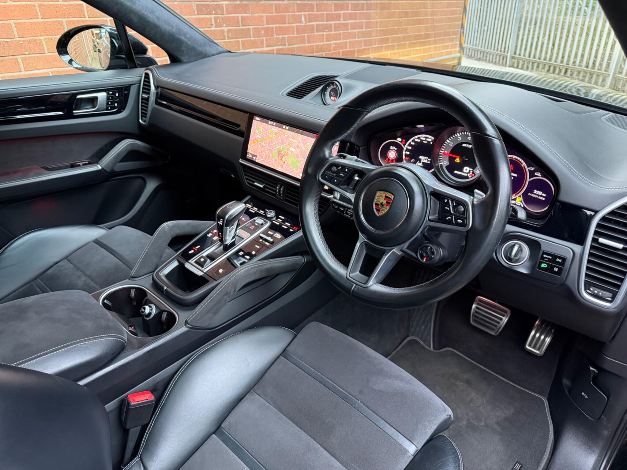 Porsche Cayenne view 16