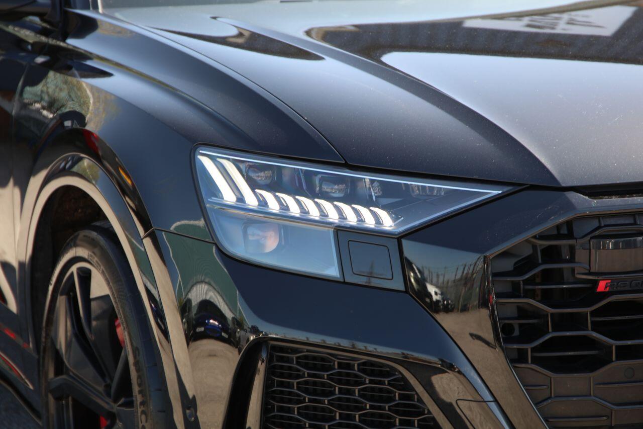 Audi RS Q8 view 14