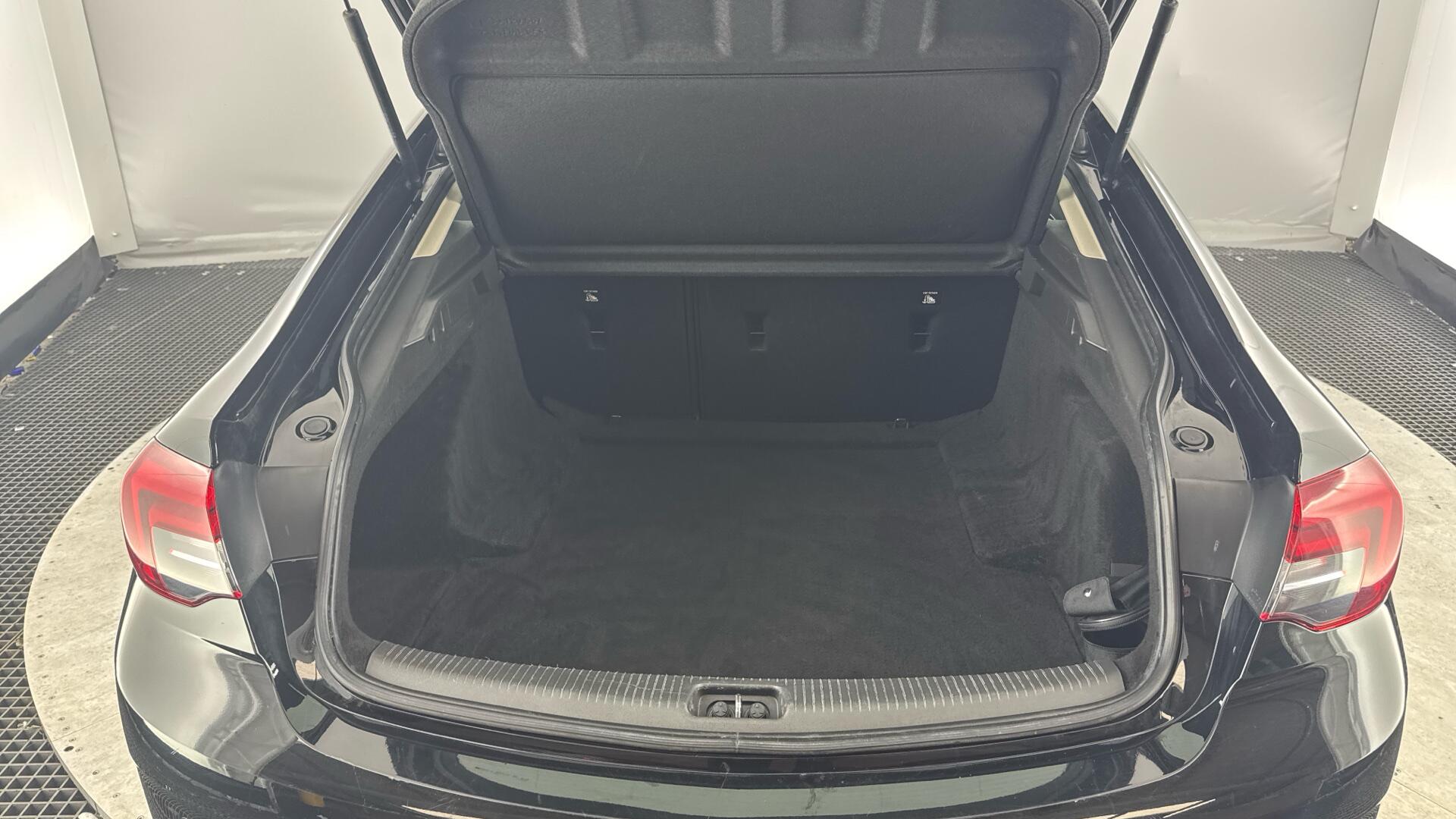 Vauxhall Insignia view 15