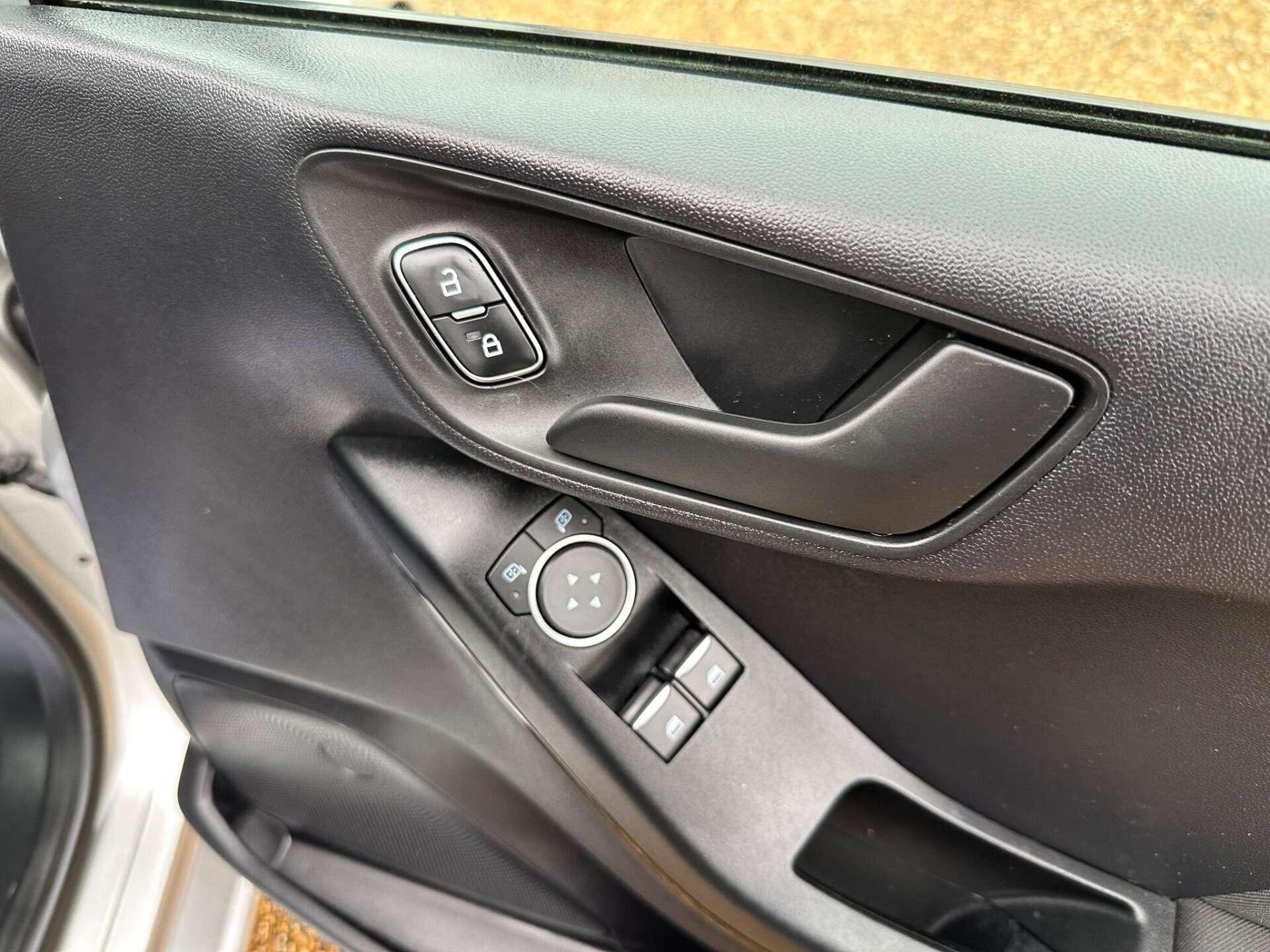 Ford Fiesta view 18
