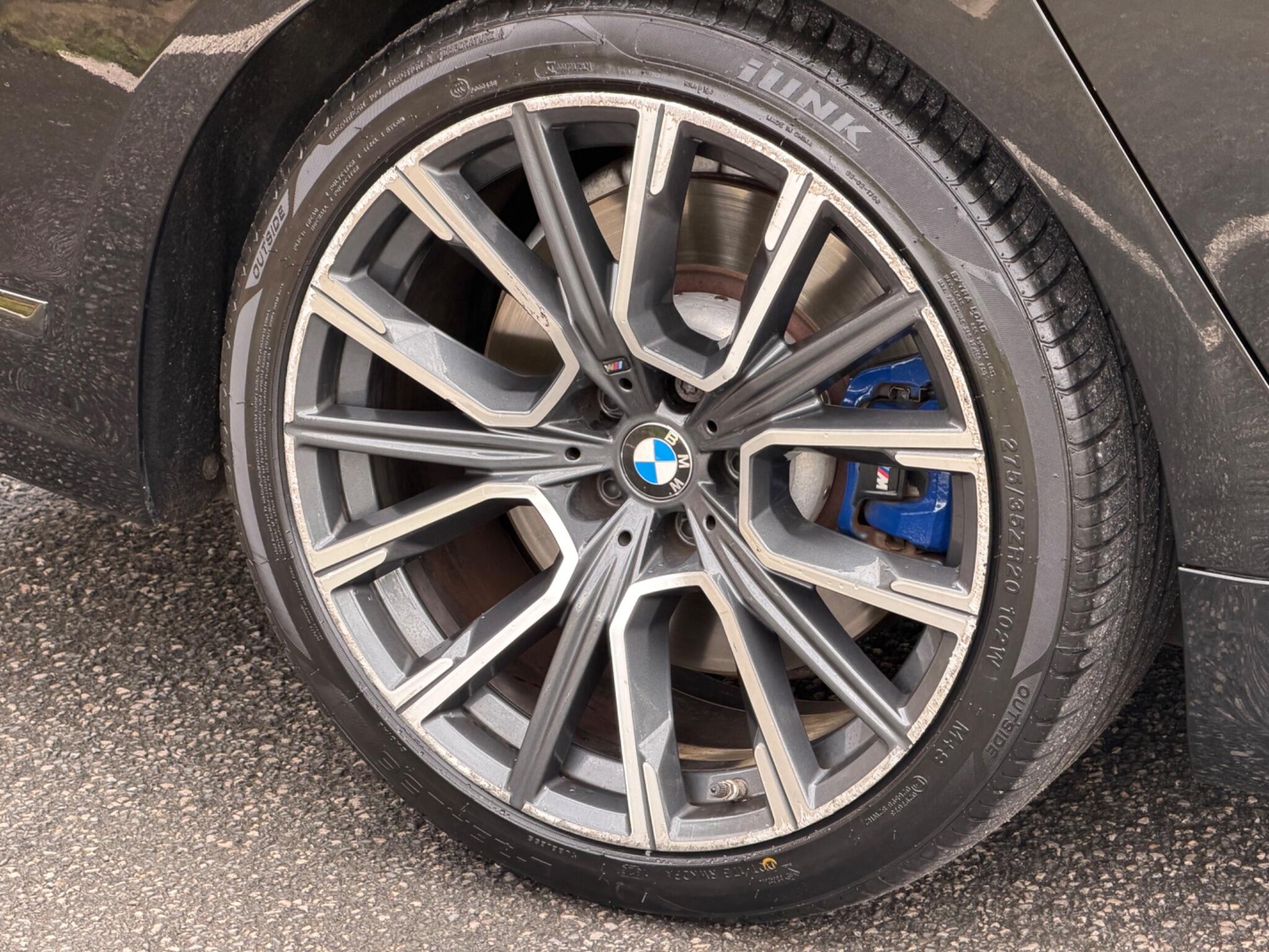 BMW 7 Series view 59