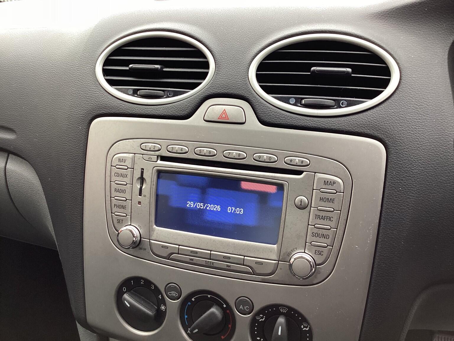 Ford Focus view 20