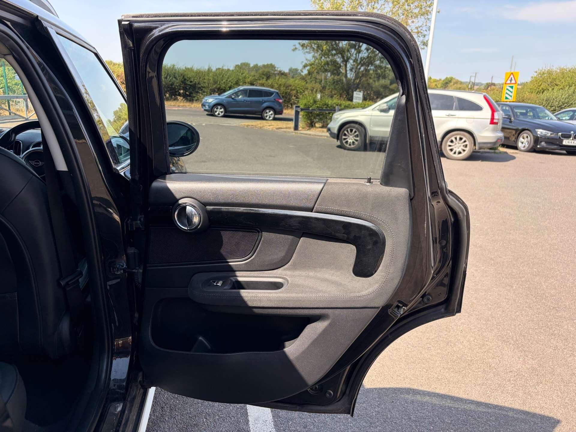 Mini Countryman view 26