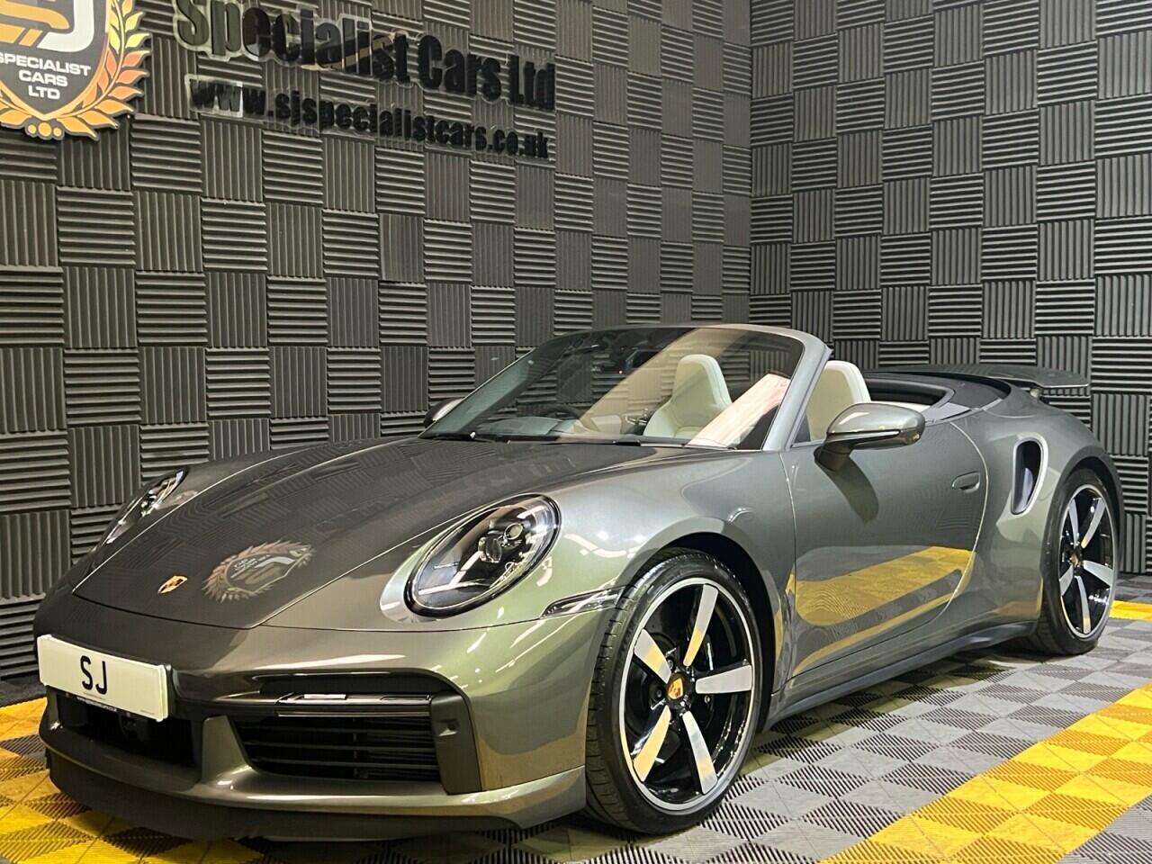 Porsche 911 view 26