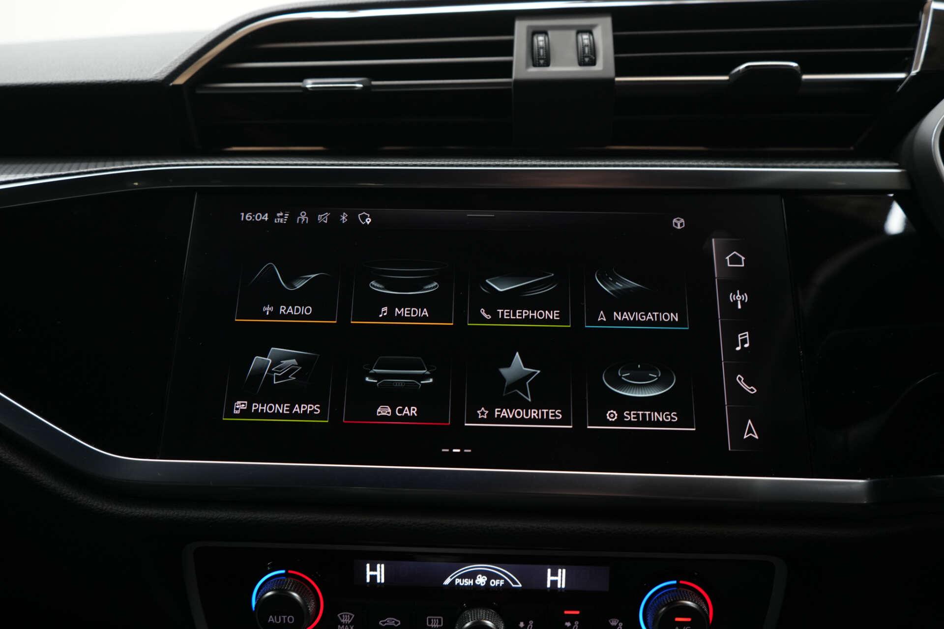 Audi Q3 view 27