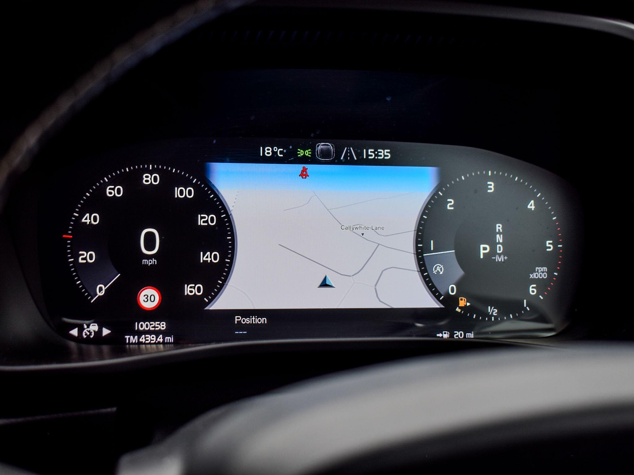 Volvo XC40 view 22