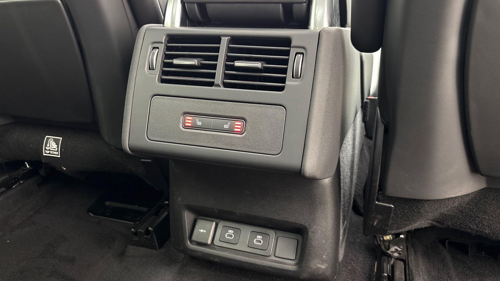 Land Rover Discovery view 18