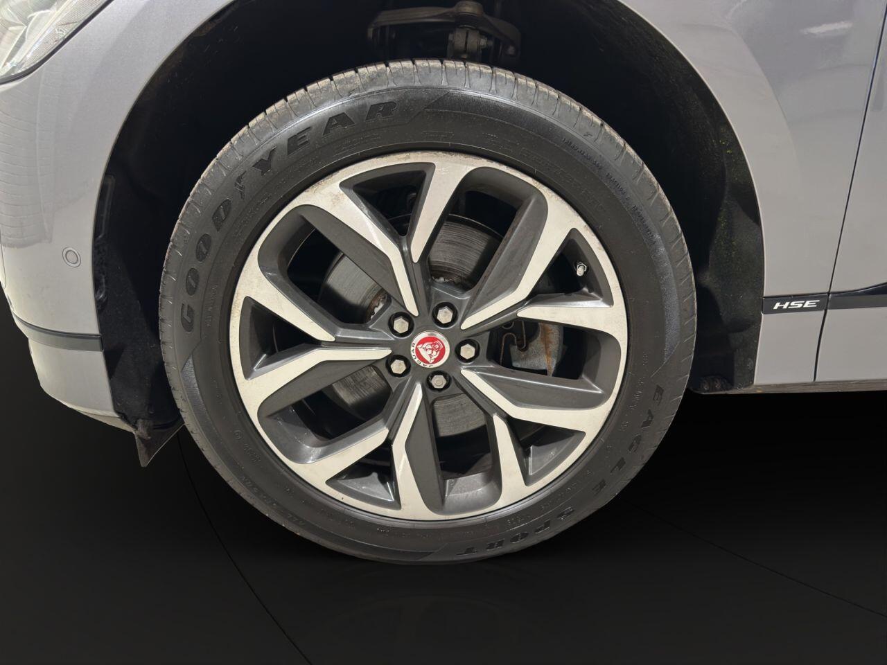 Jaguar I-Pace view 36