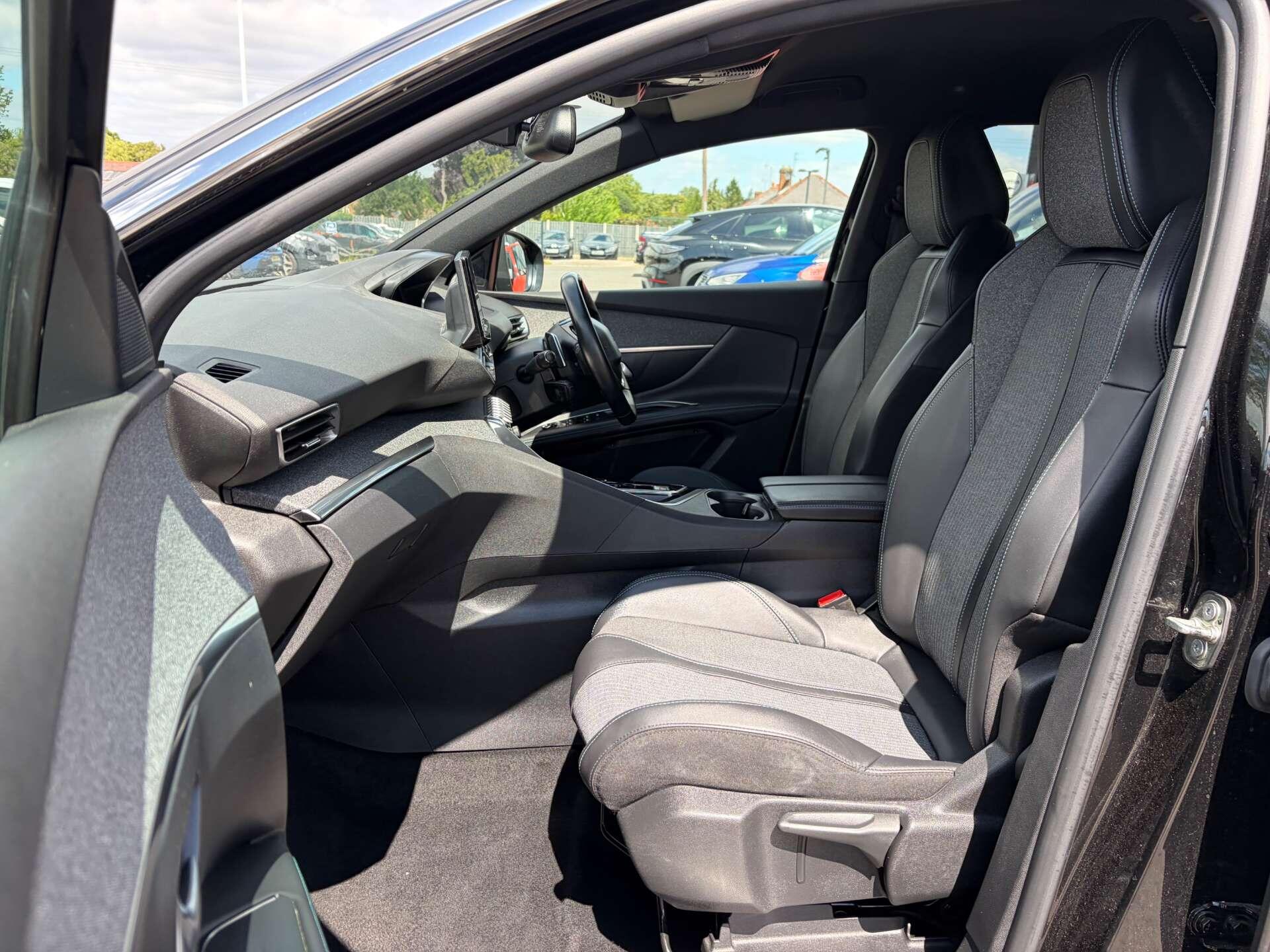 Peugeot 5008 view 15