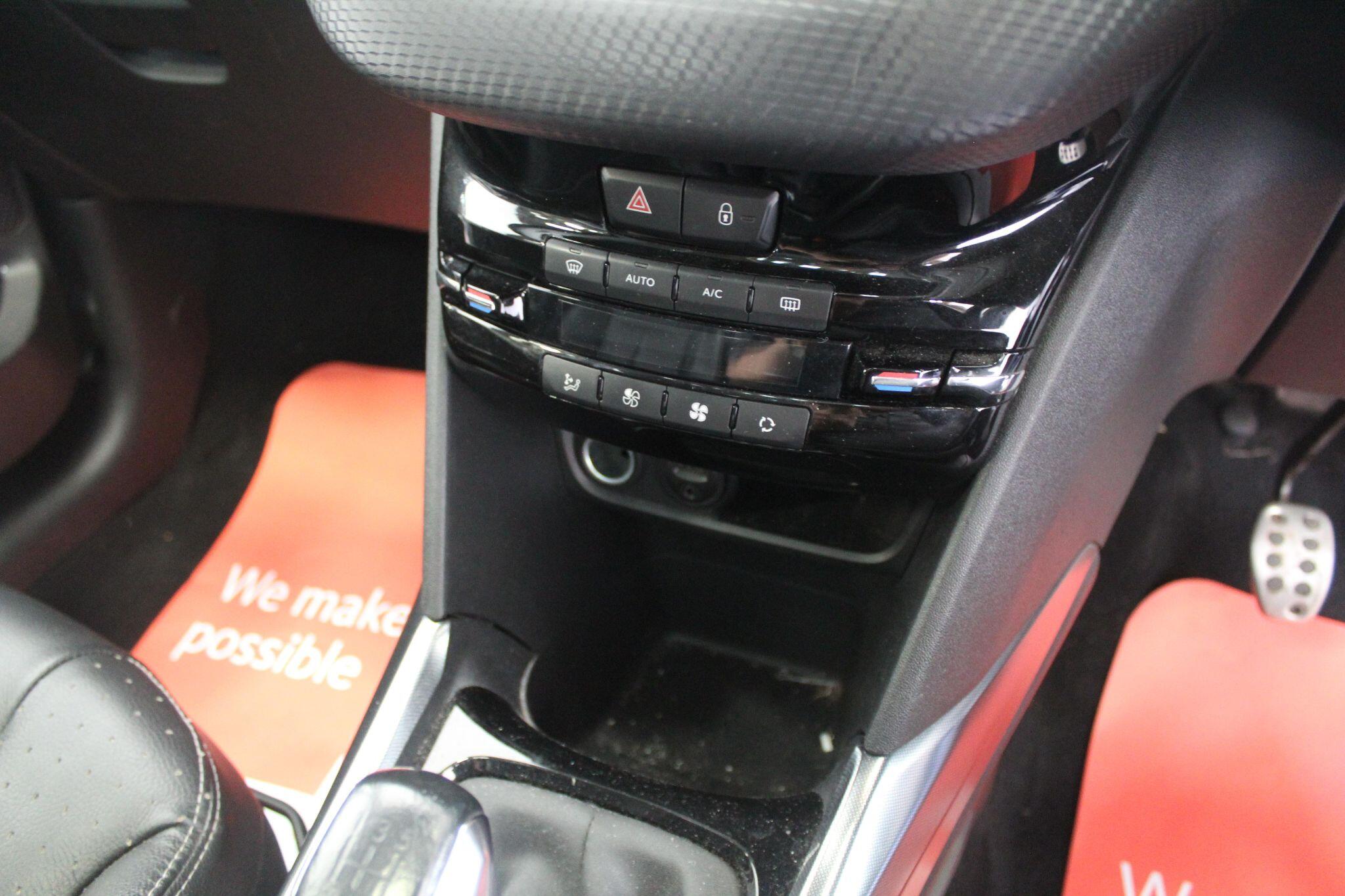 Peugeot 2008 view 42