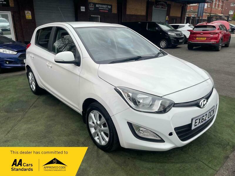 2012 Hyundai i20 image 12