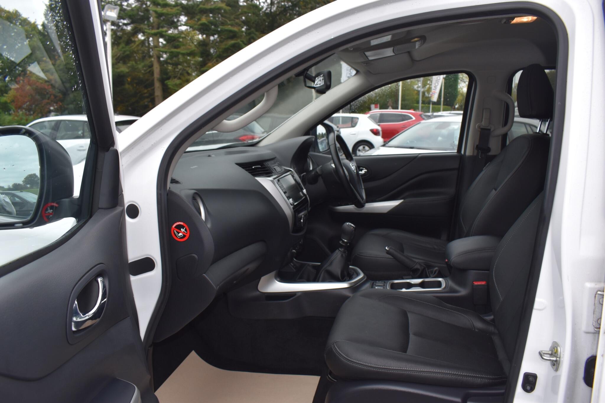 Navara - 2.3 dCi Tekna 4WD Euro 6 (s/s) 4dr - Image 37