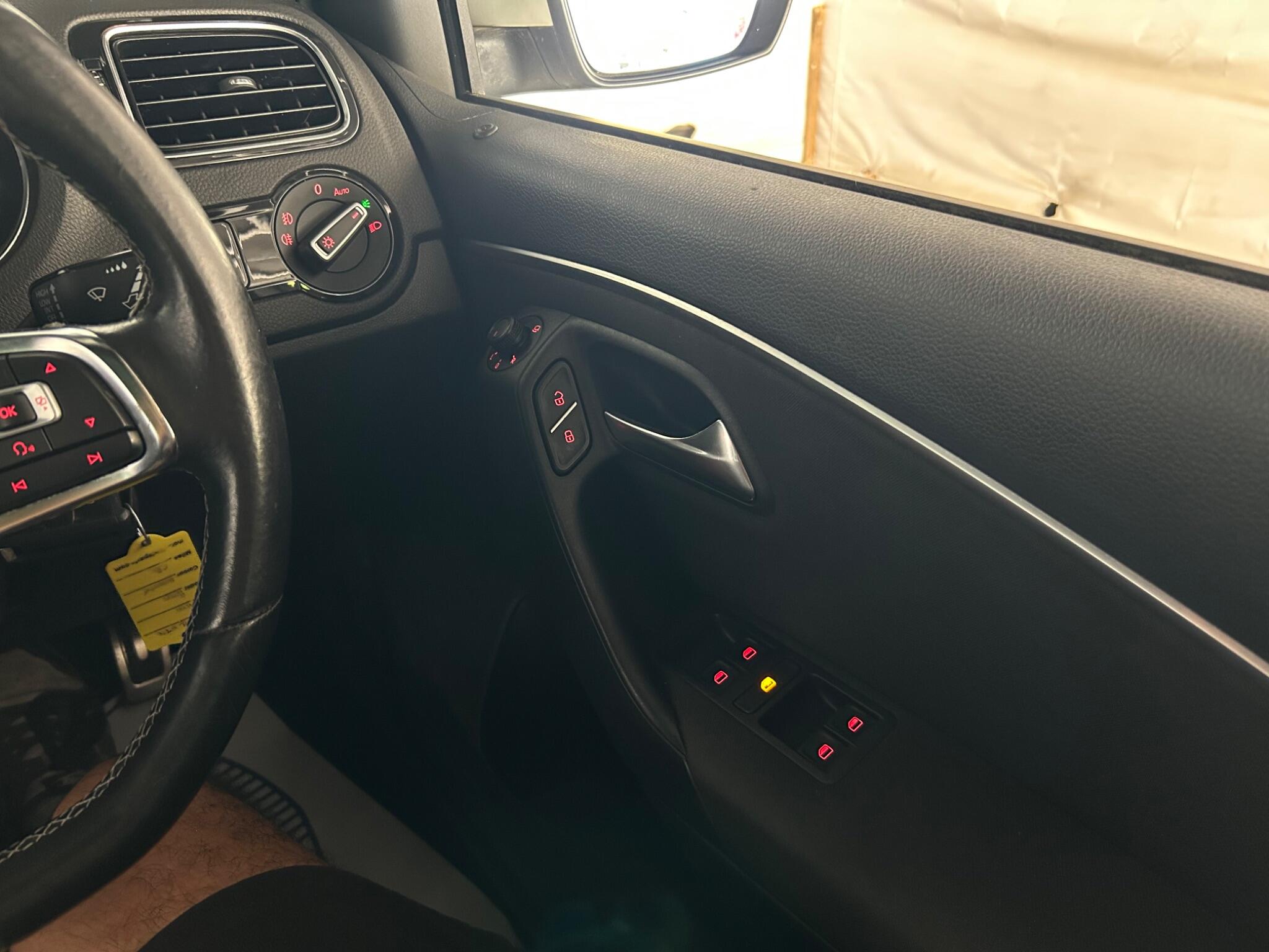 Volkswagen Polo view 21