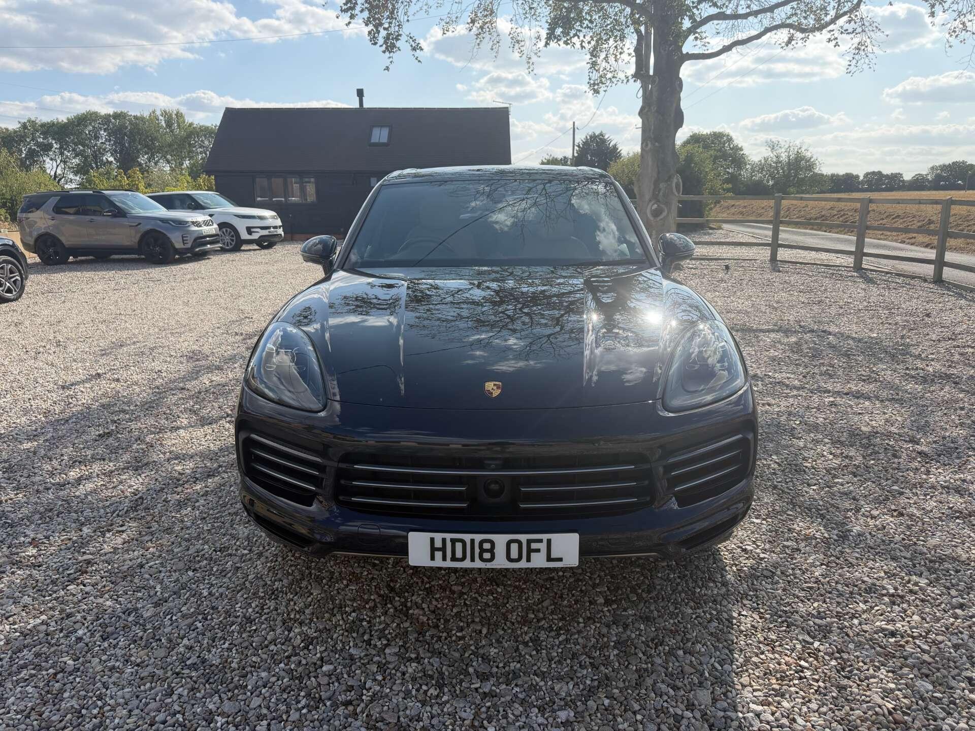 Porsche Cayenne view 8