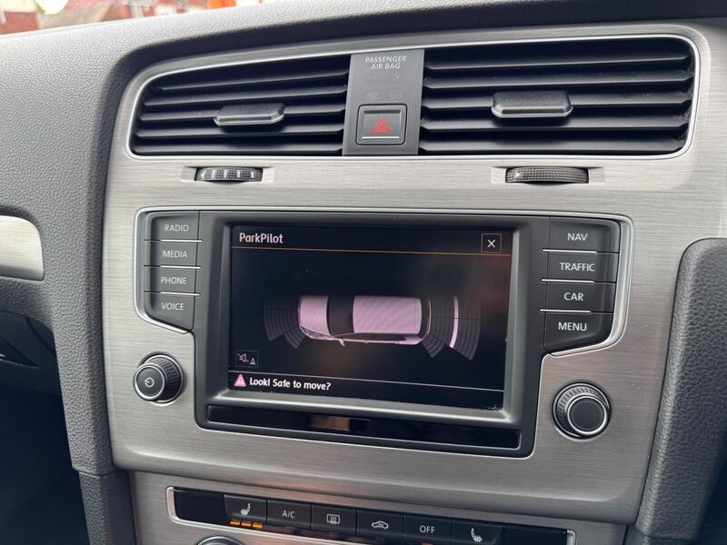 Volkswagen Golf view 22