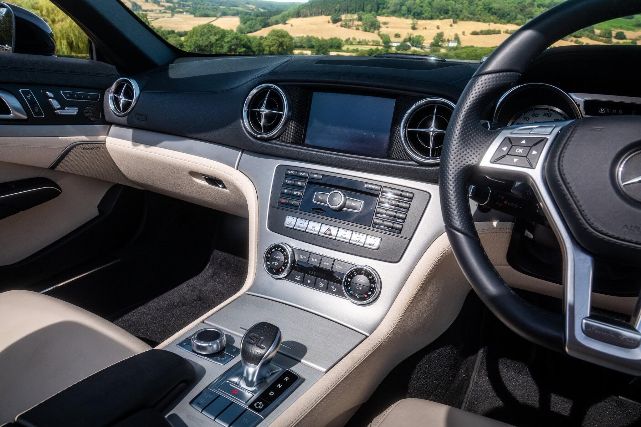 Mercedes-Benz SL view 30
