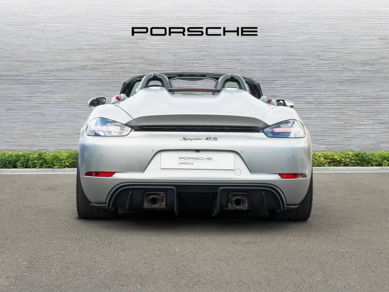 Porsche 718 Spyder view 7