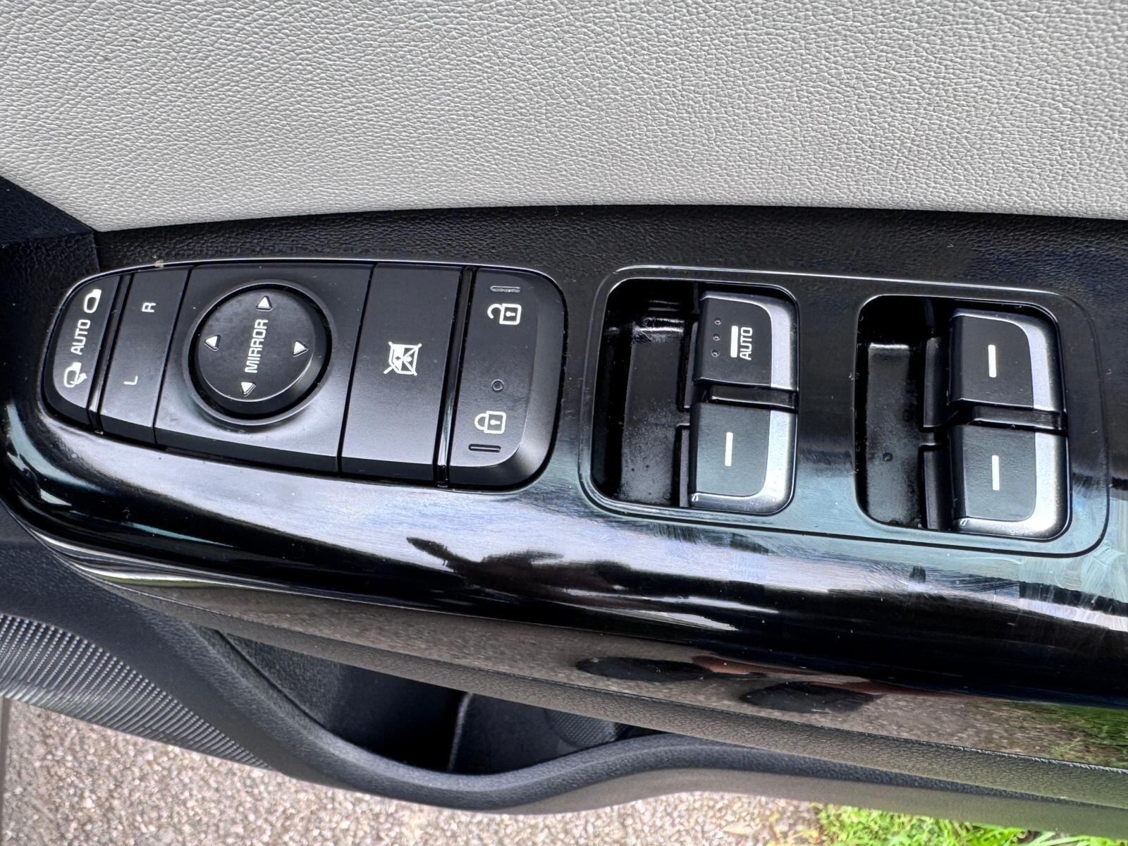 2017 Kia Sportage image 44