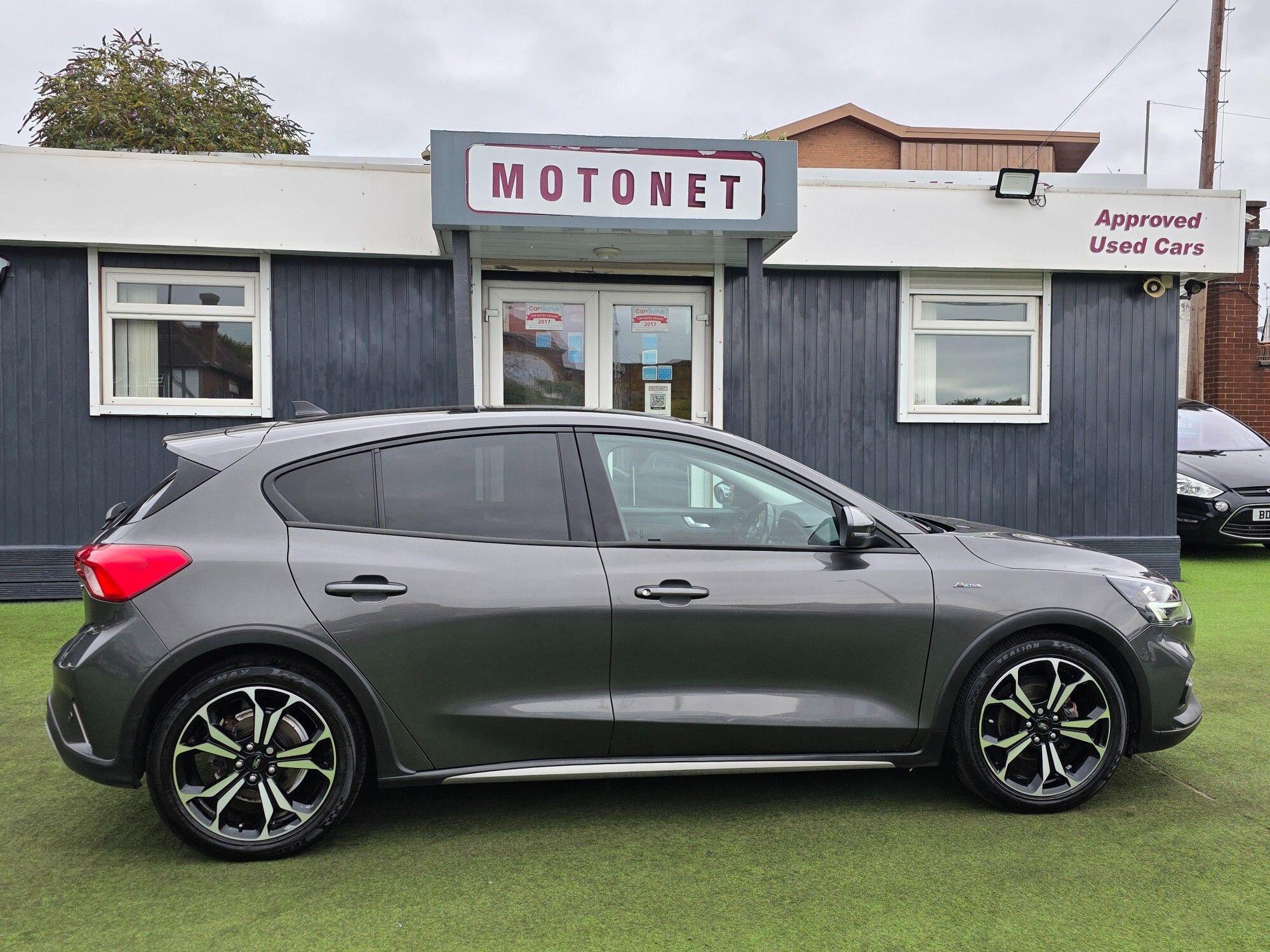 Ford Focus view 9