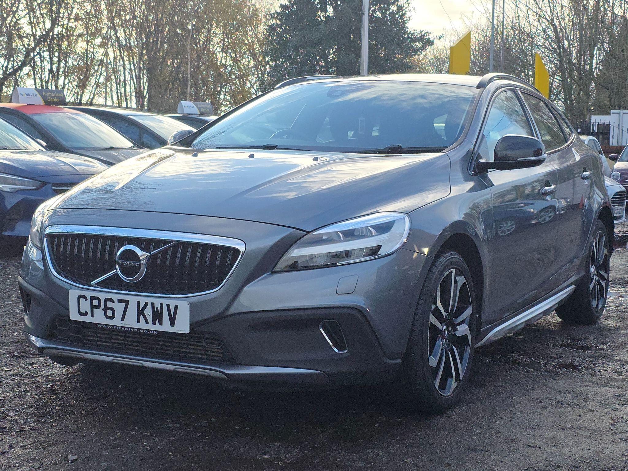 2017 Volvo V40 Cross Country 2.0 T3 Pro Euro 6 (s/s) 5dr • 44,733 miles image 4