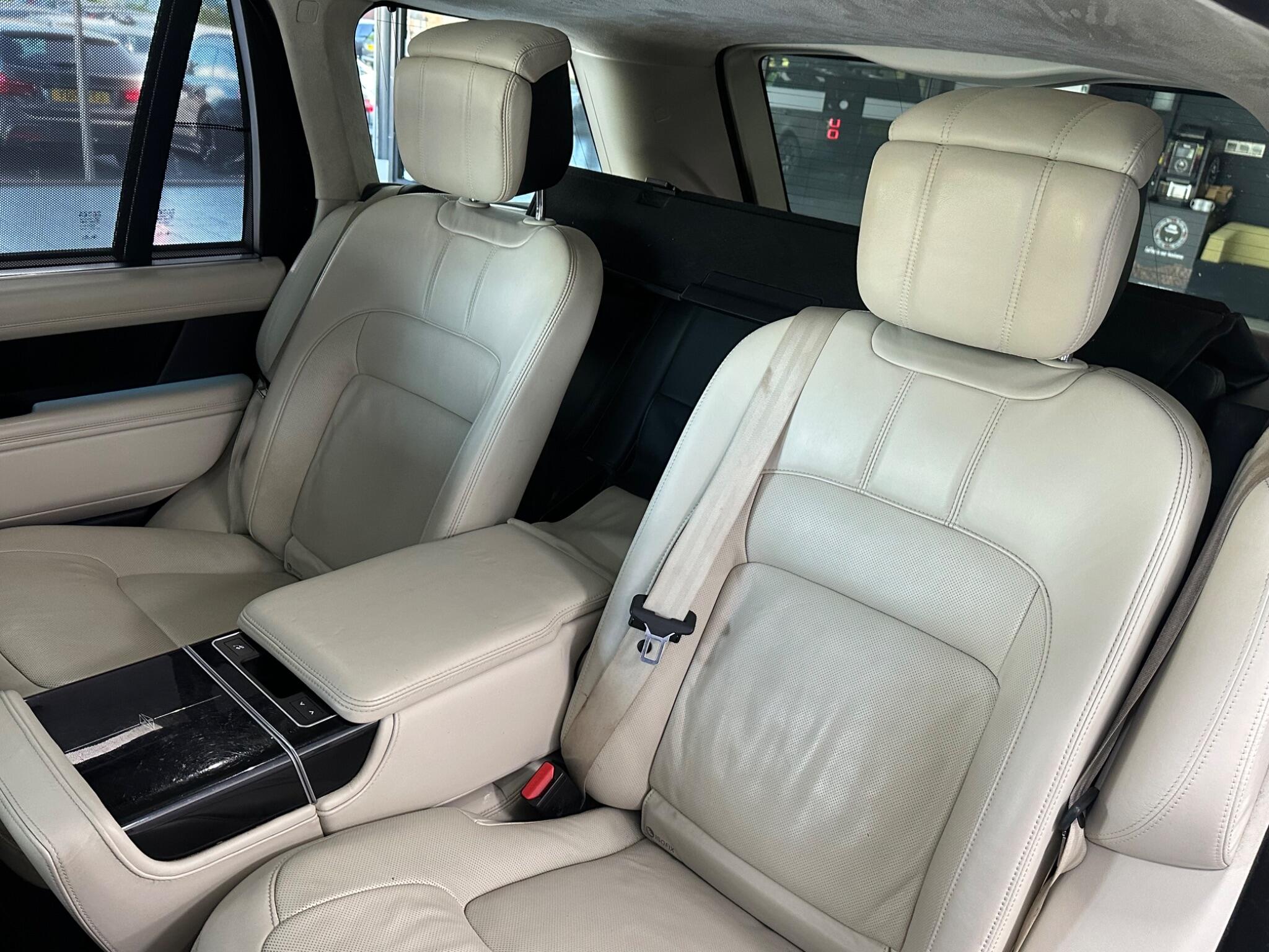 Land Rover Range Rover view 40