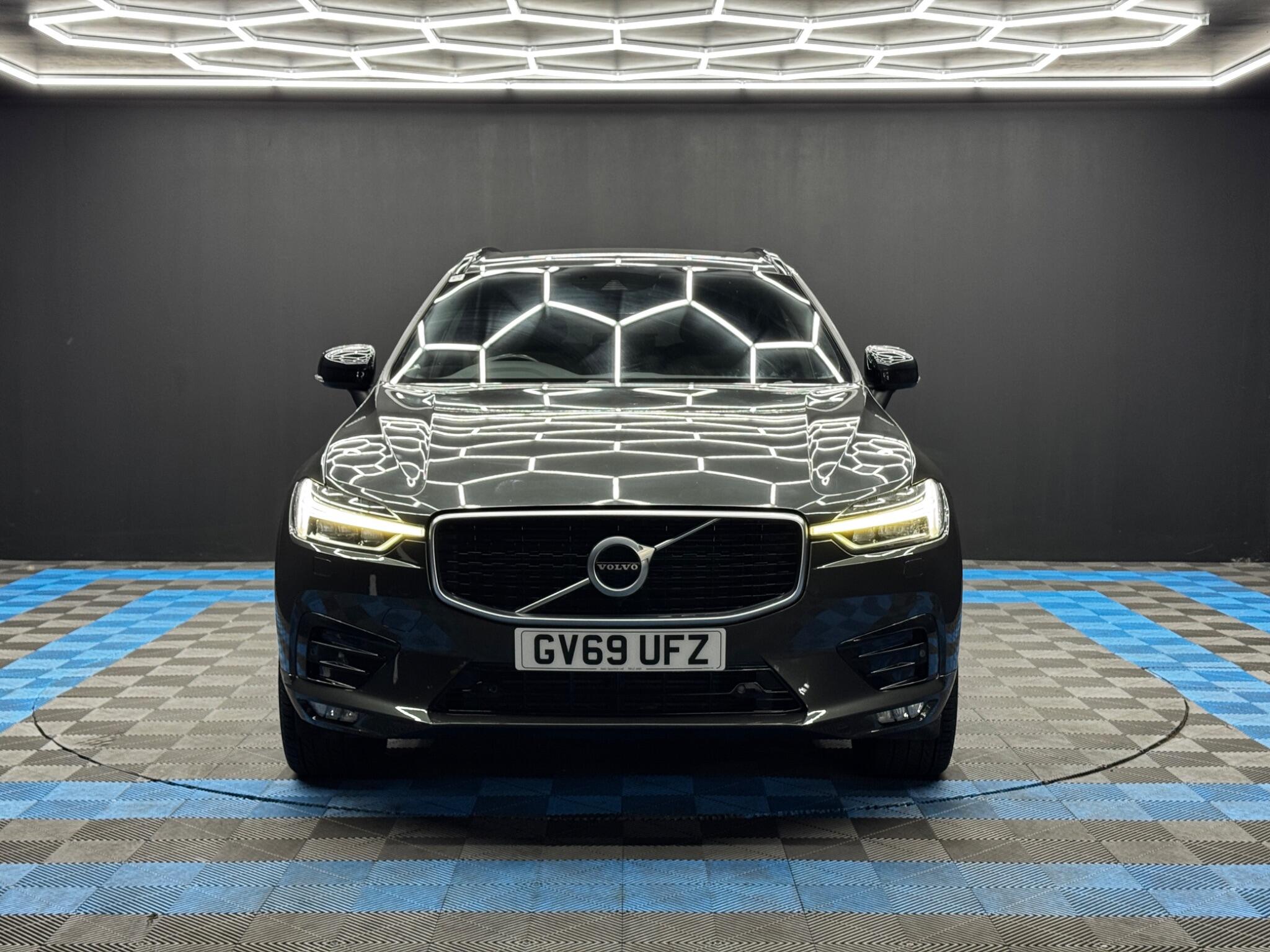 Volvo XC60 view 2