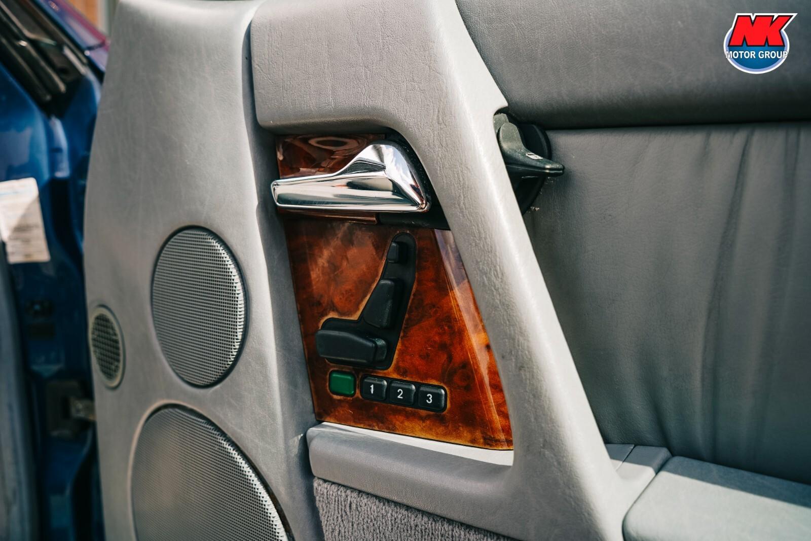 Mercedes-Benz SL view 22