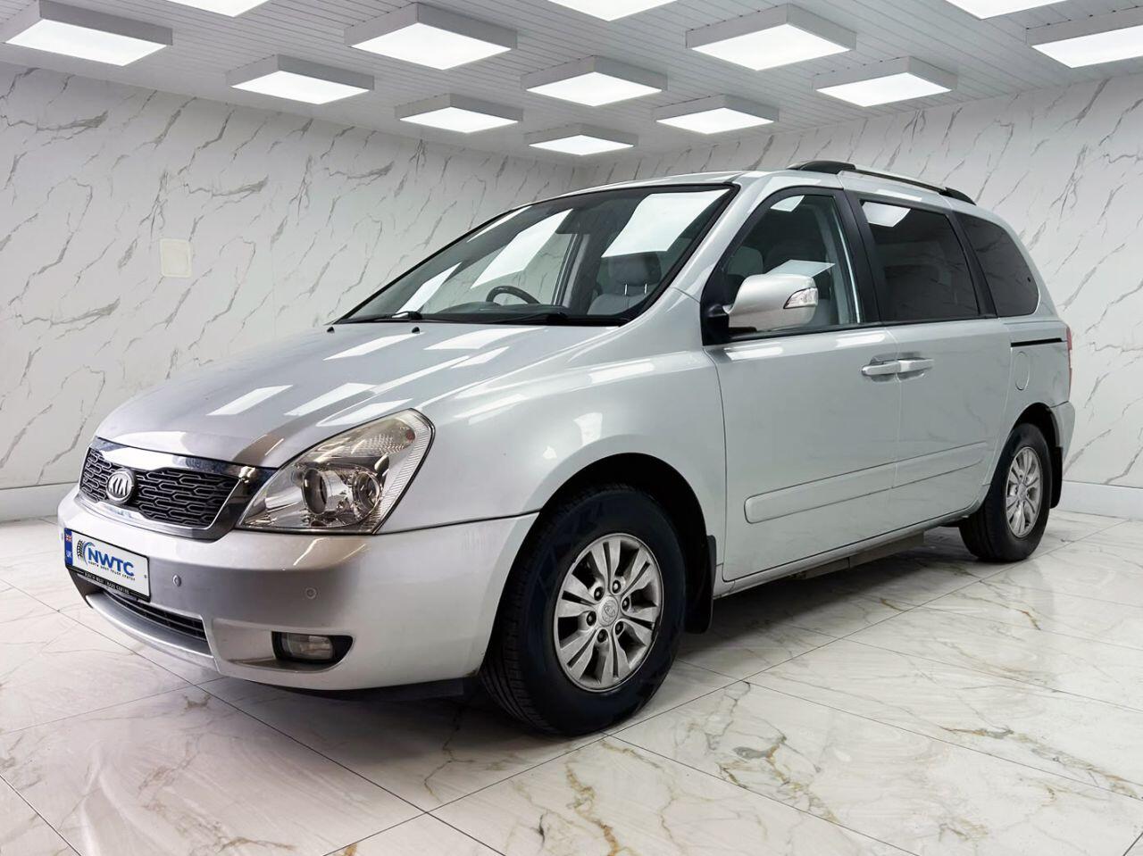 Kia Sedona view 6