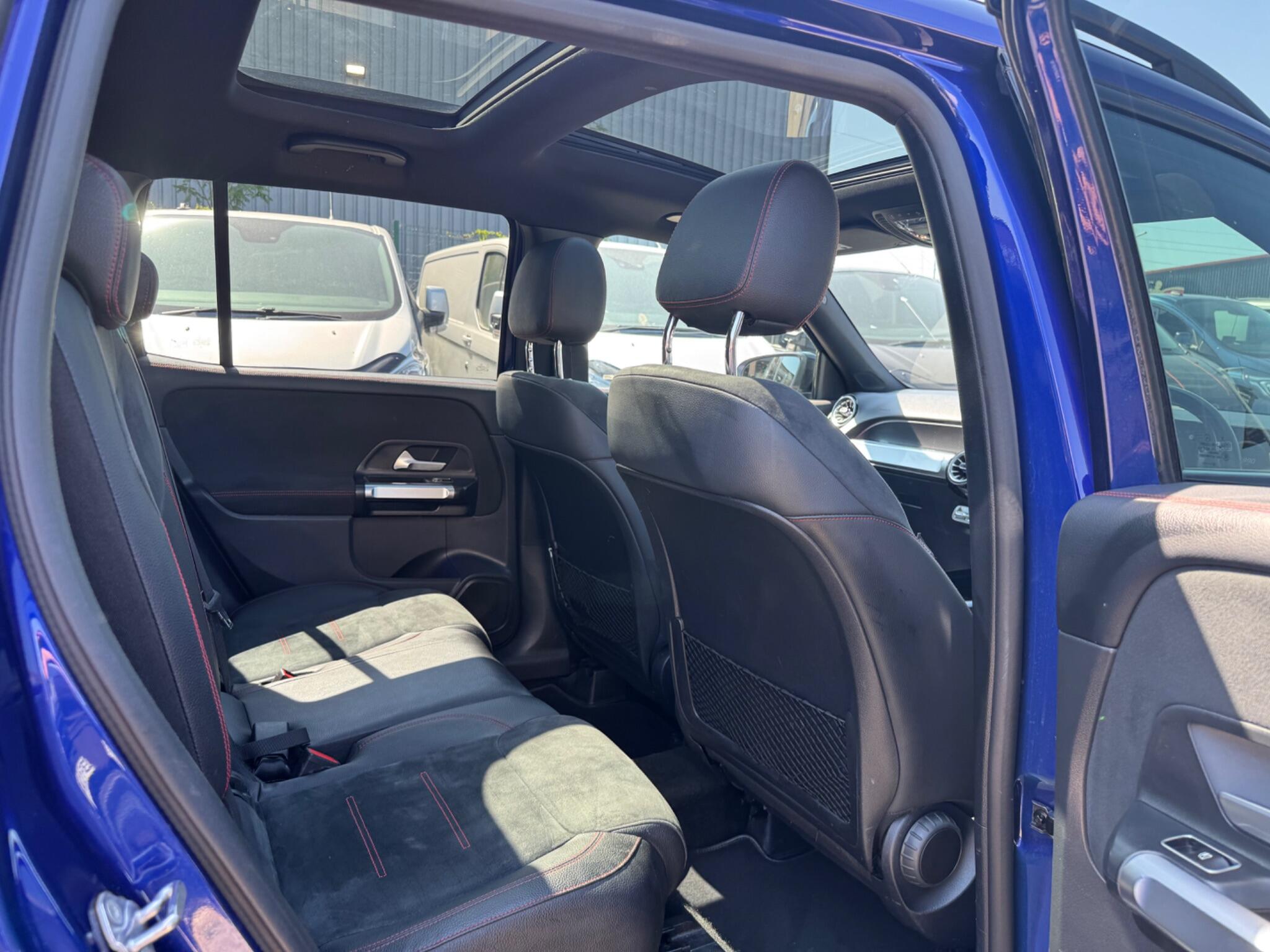 Mercedes-Benz GLB view 18