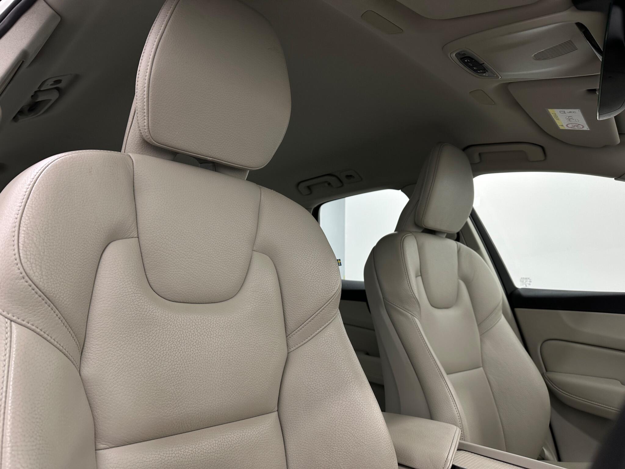 Volvo XC60 view 32
