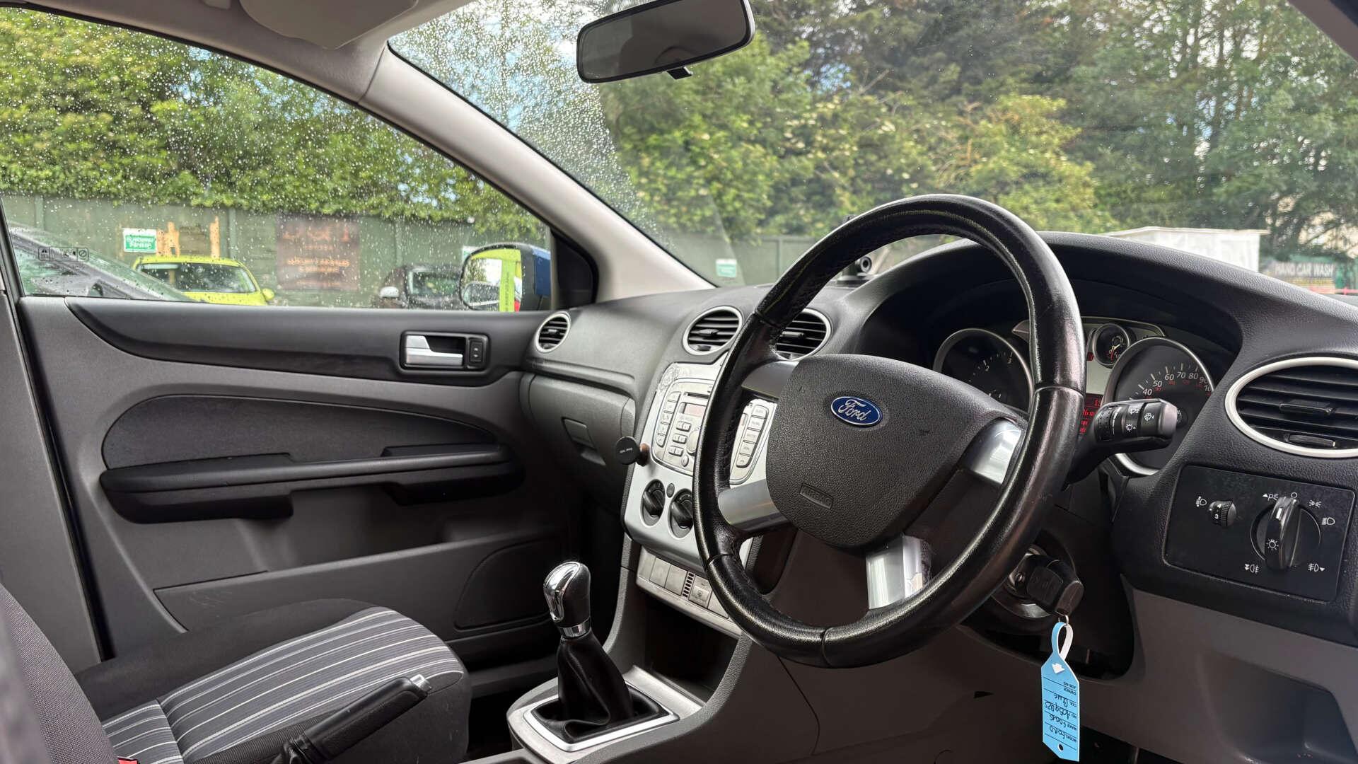 Ford Focus view 7