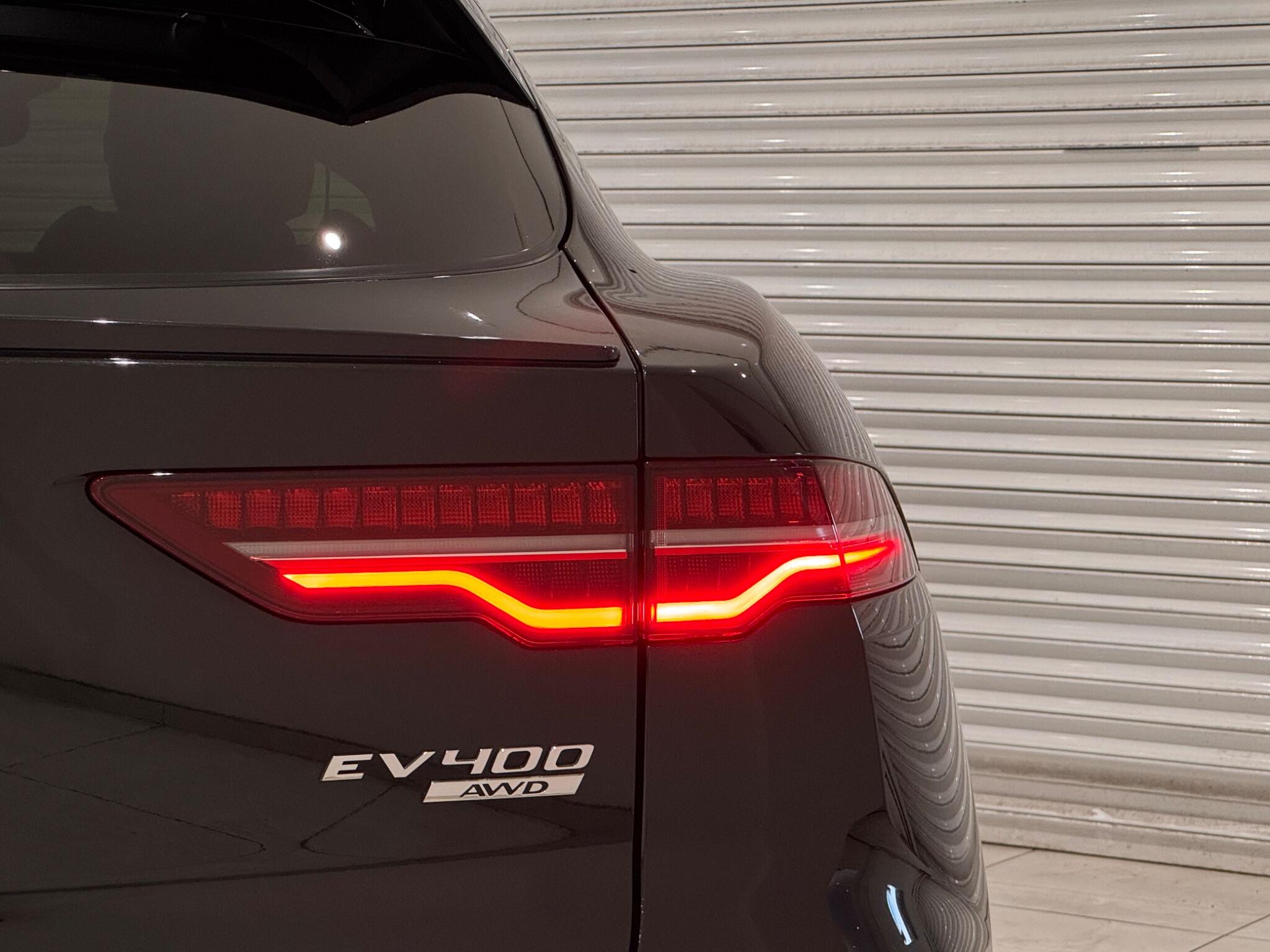 Jaguar I-Pace view 33