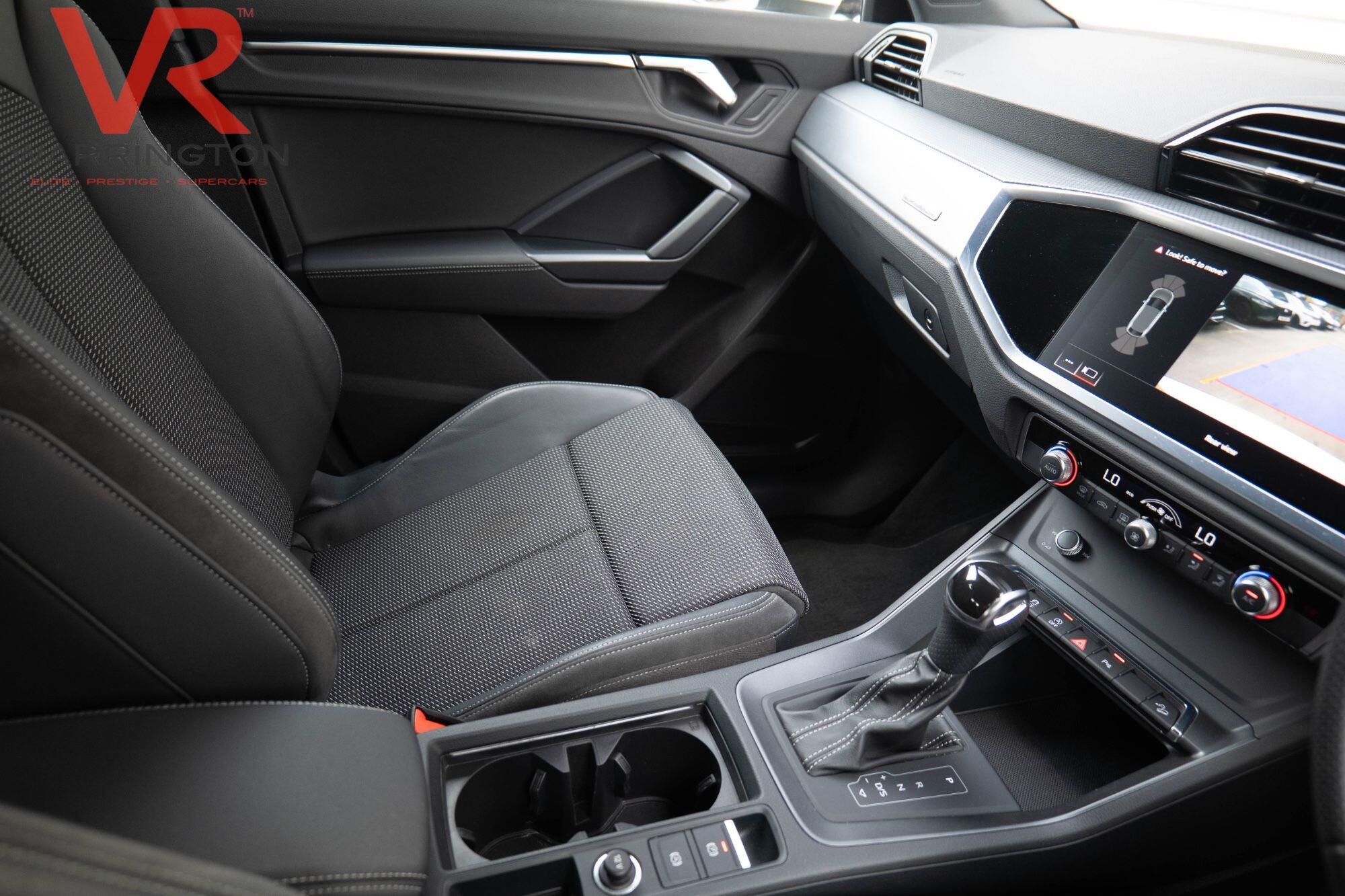 Audi Q3 view 25
