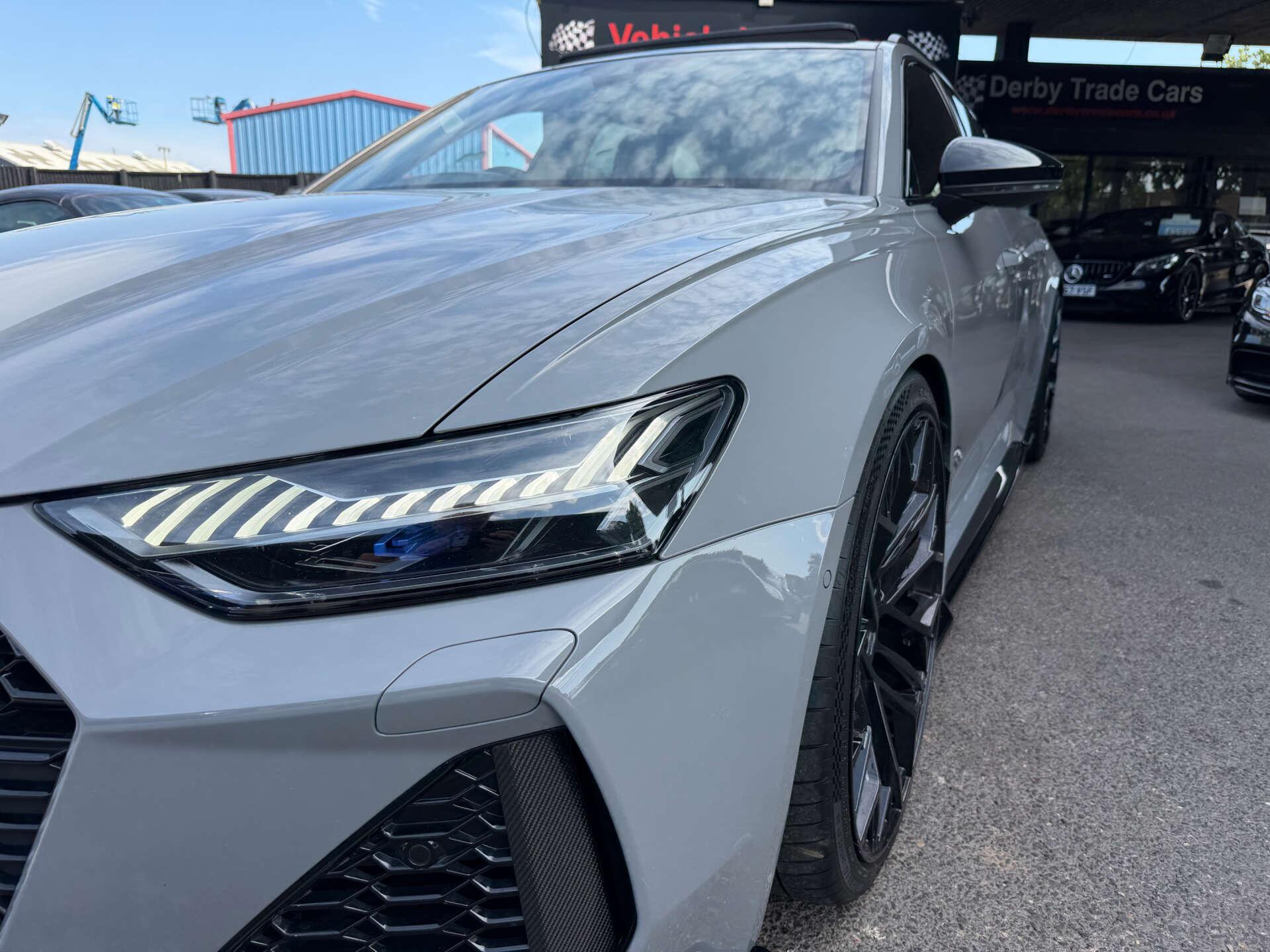 Audi RS6 Avant view 20