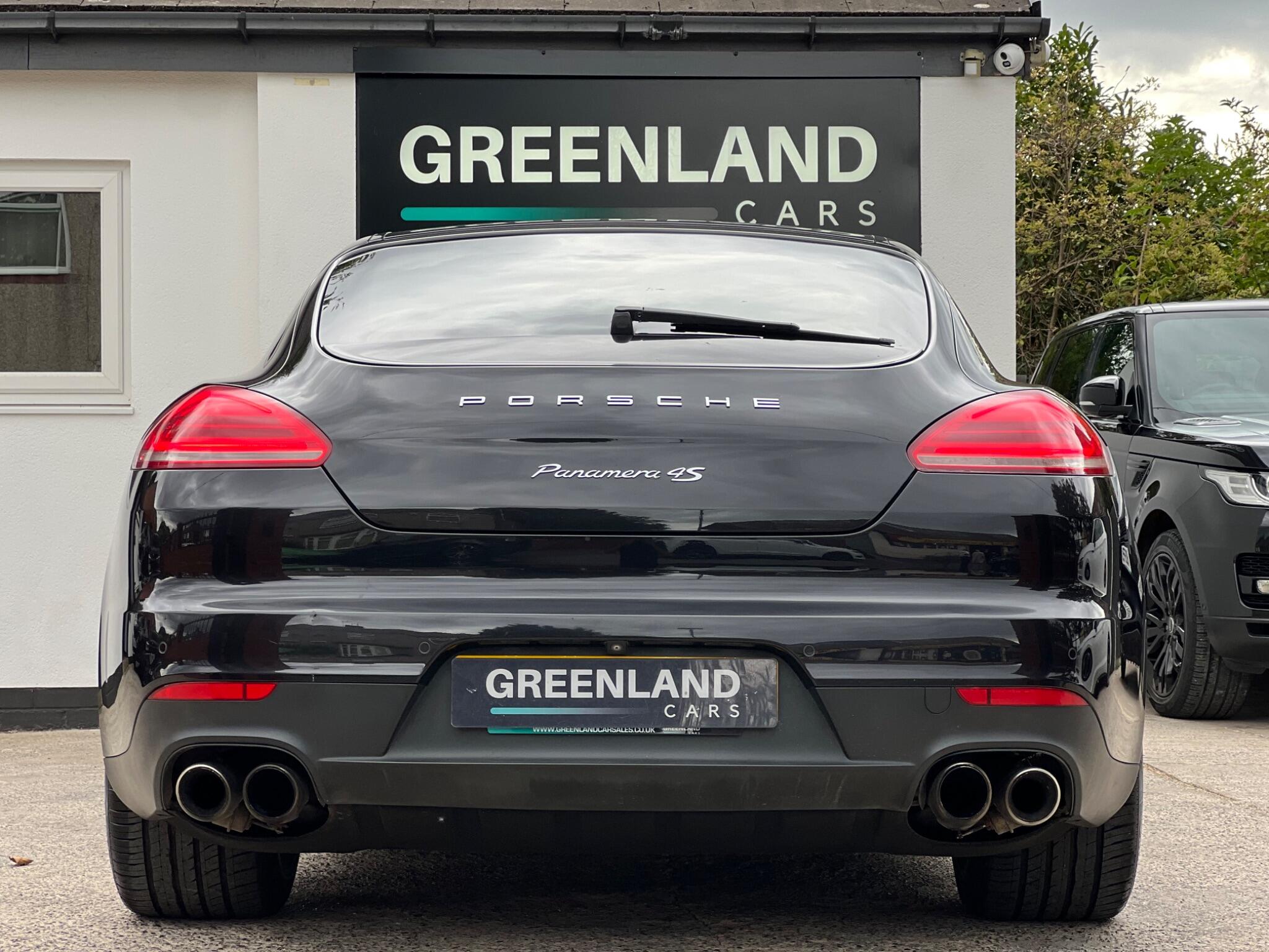 Porsche Panamera view 19