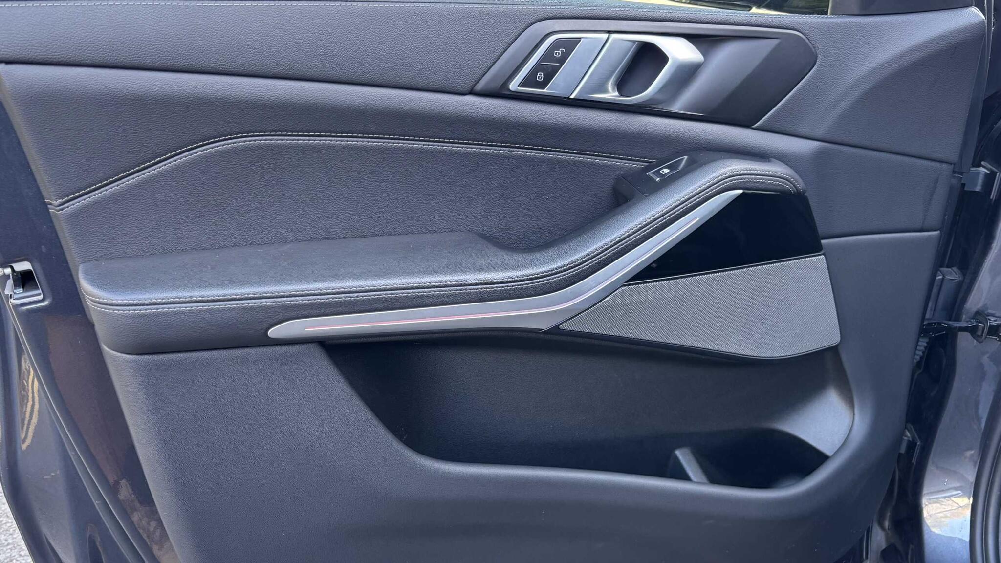 BMW X5 view 23