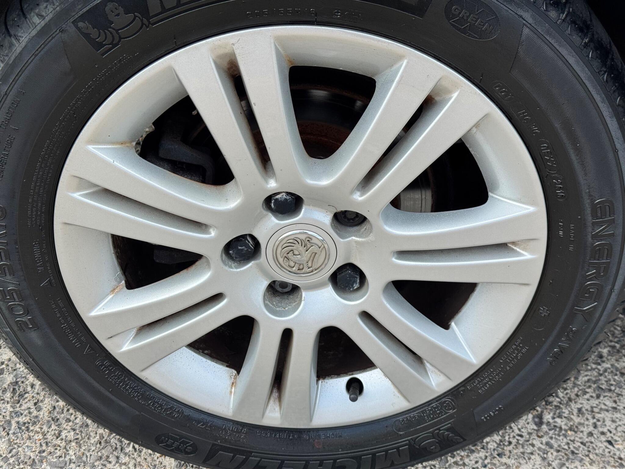 Vauxhall Zafira view 45